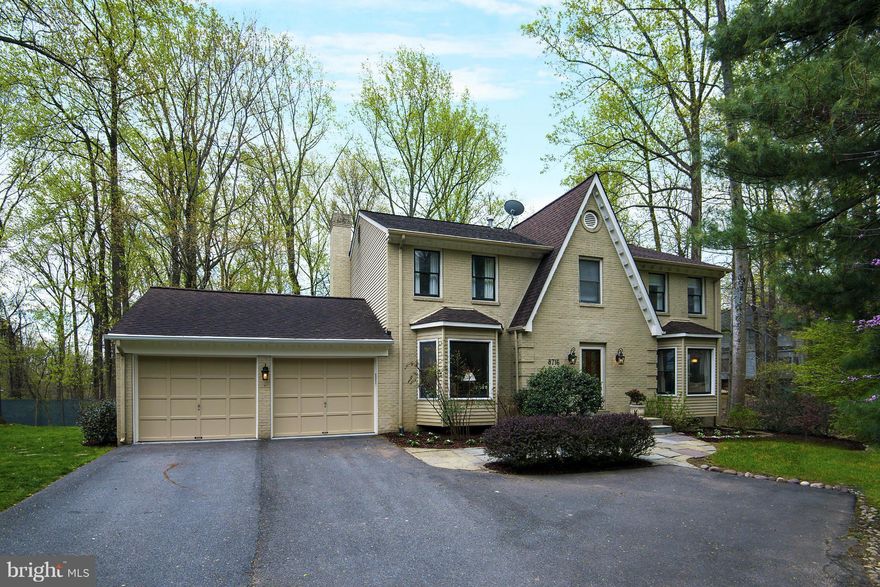 Pristine & move-in ready Colonial in the Whitman/Pyle school district. Sunny LR, DR w/ Frnch dr, Gourmet Kitch w/ granite, SS appl, break bar, attch Fam Rm w/ WB fireplace, office/library, mud rm & 2-car garage. Lux Mstr Ste w/ marble BA, WIC & soaking tub. 4 addtl BRs & 2.5 addtl BAs. LL Rec/Media Rm. Deck overlooking nearly 1 acre of flat, yard.