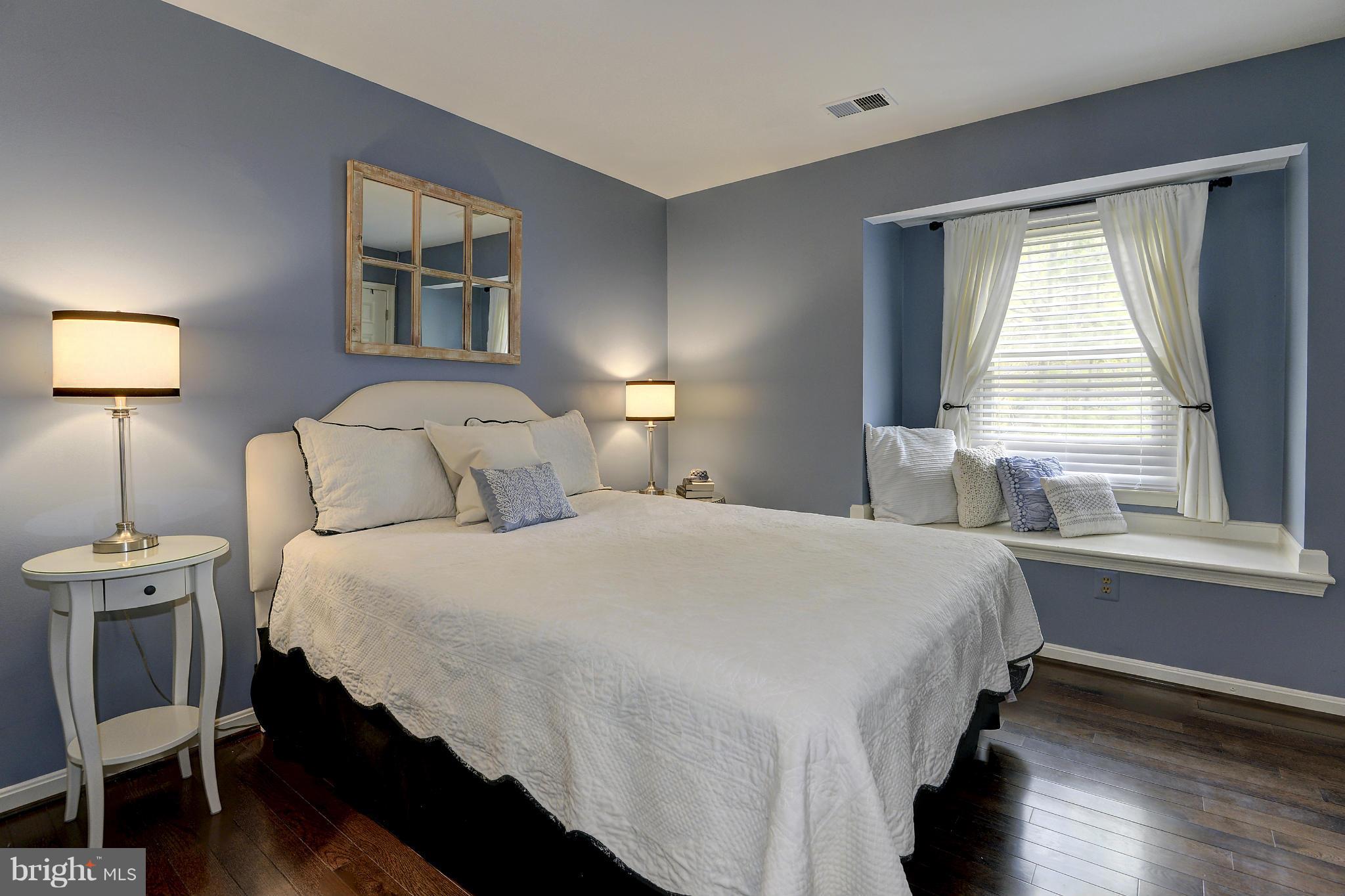 POTOMAC OUTSIDE - Residential