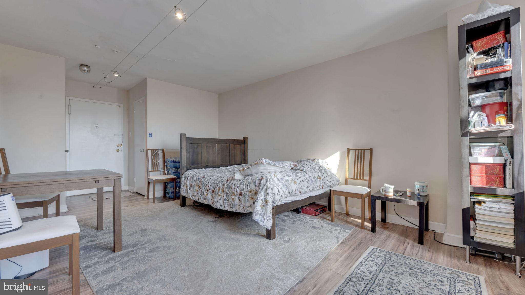 RIVER PLACE WEST - Residential