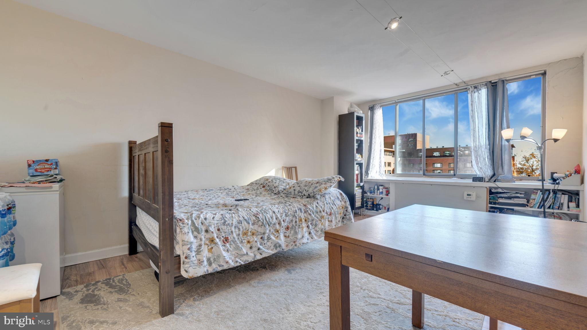 RIVER PLACE WEST - Residential