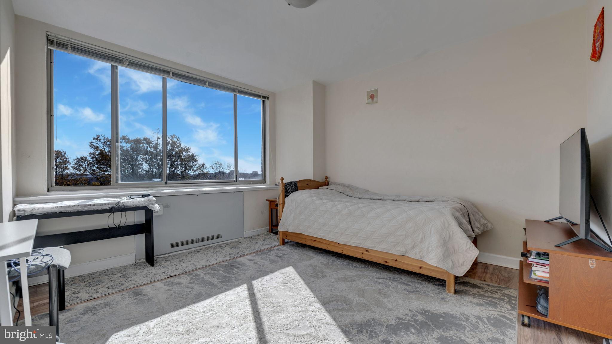 RIVER PLACE WEST - Residential