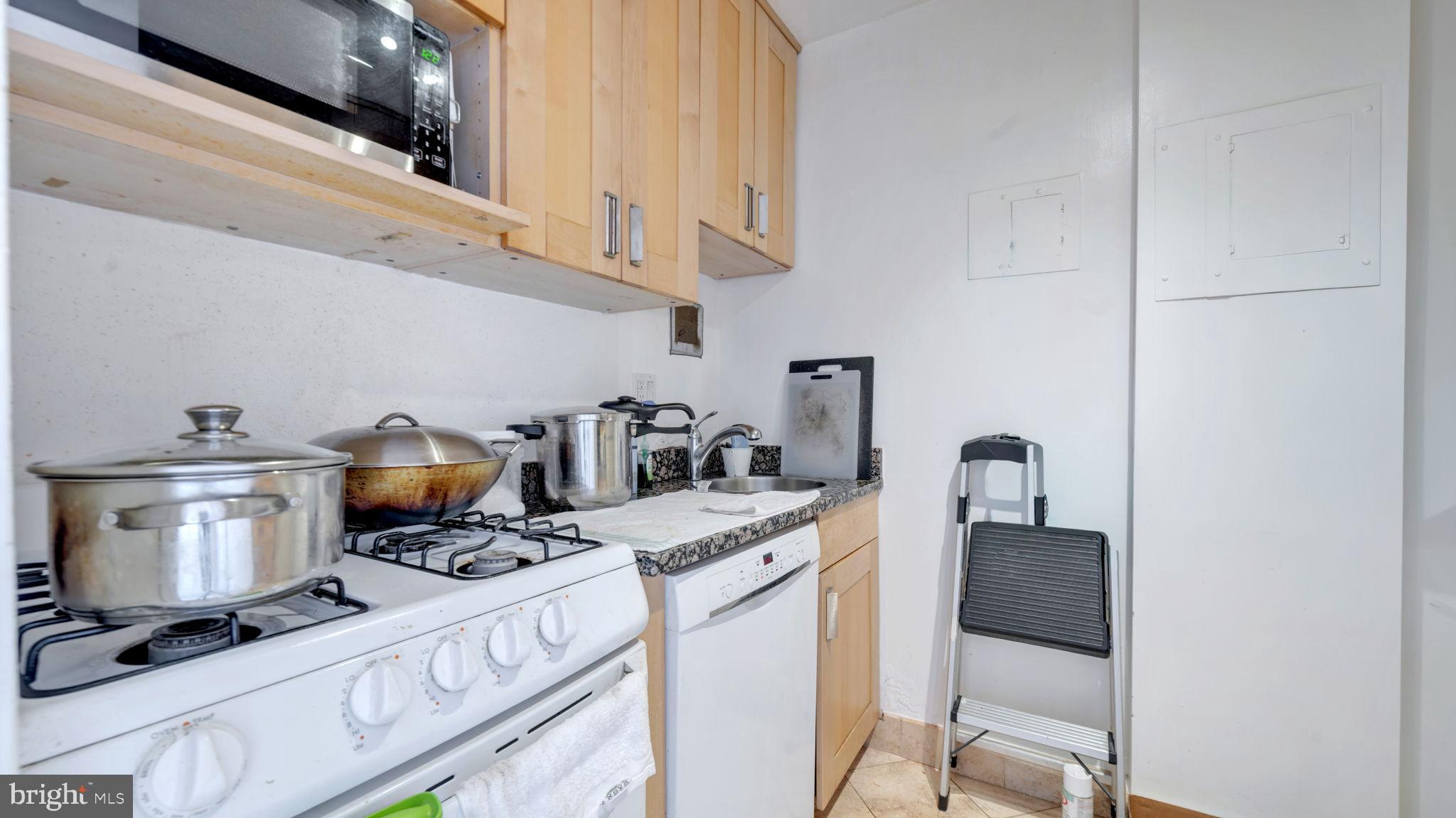 RIVER PLACE WEST - Residential