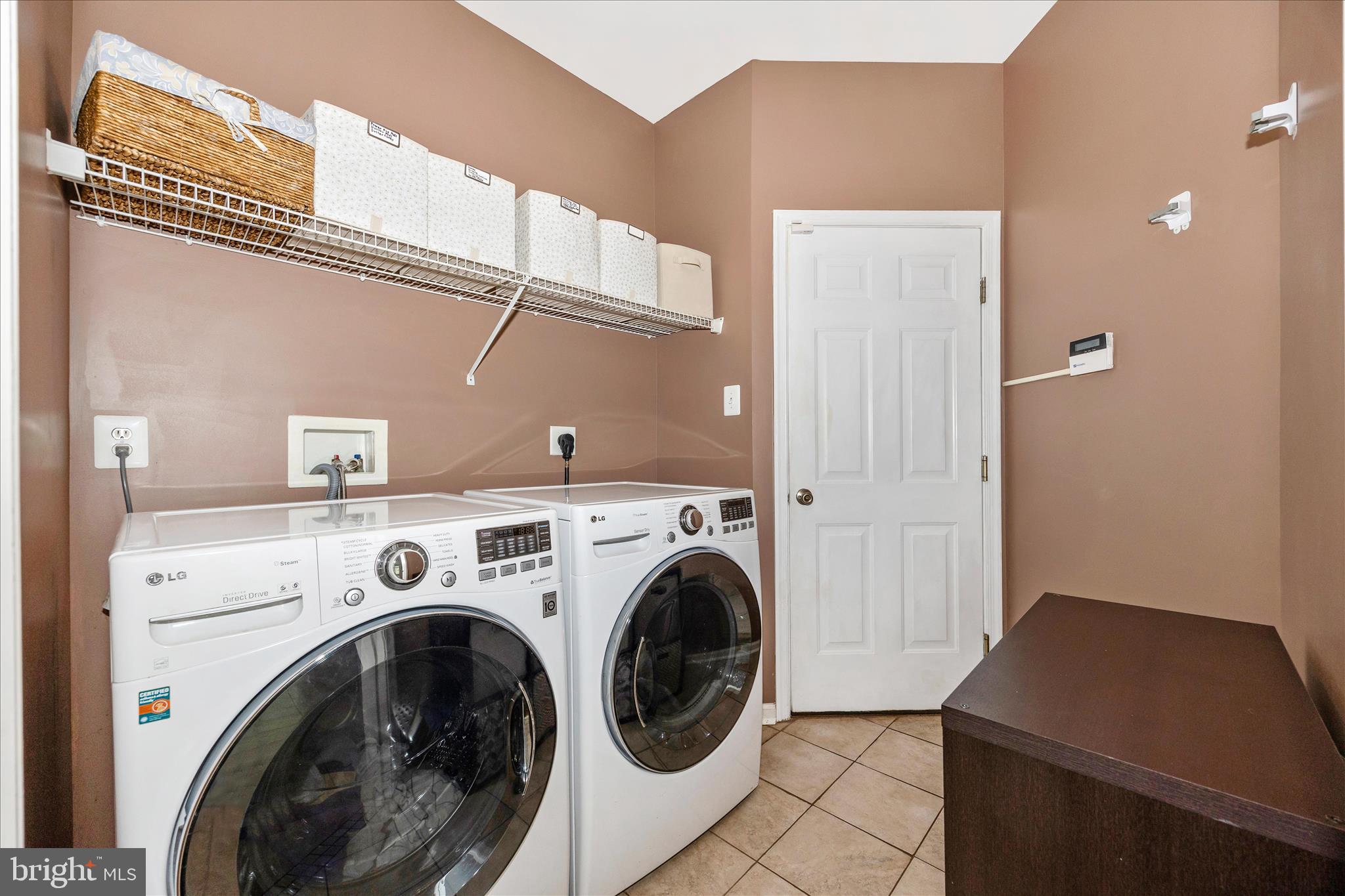 KINGS VALLEY MANOR - Residential