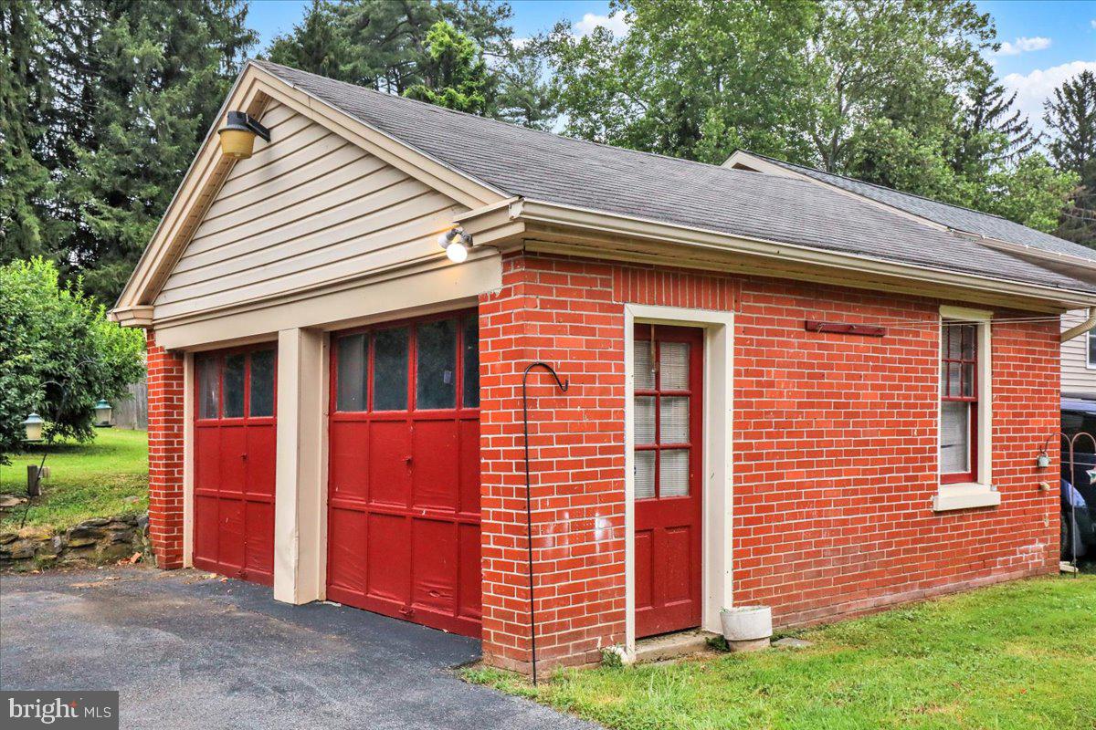 1132 WILLOW STREET PIKE