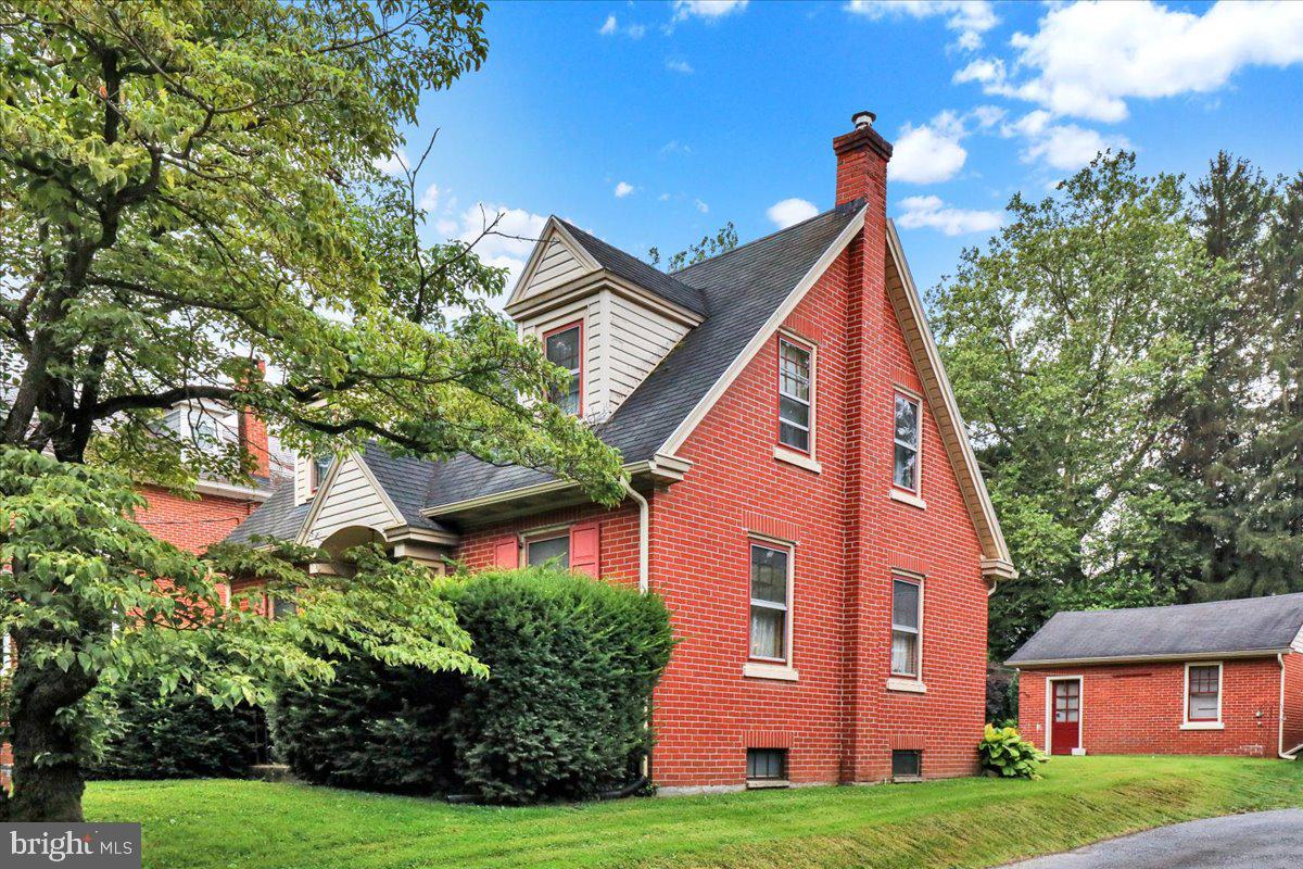 1132 WILLOW STREET PIKE