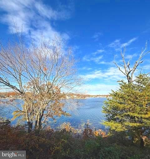 ELIZABETHS LANDING - Residential