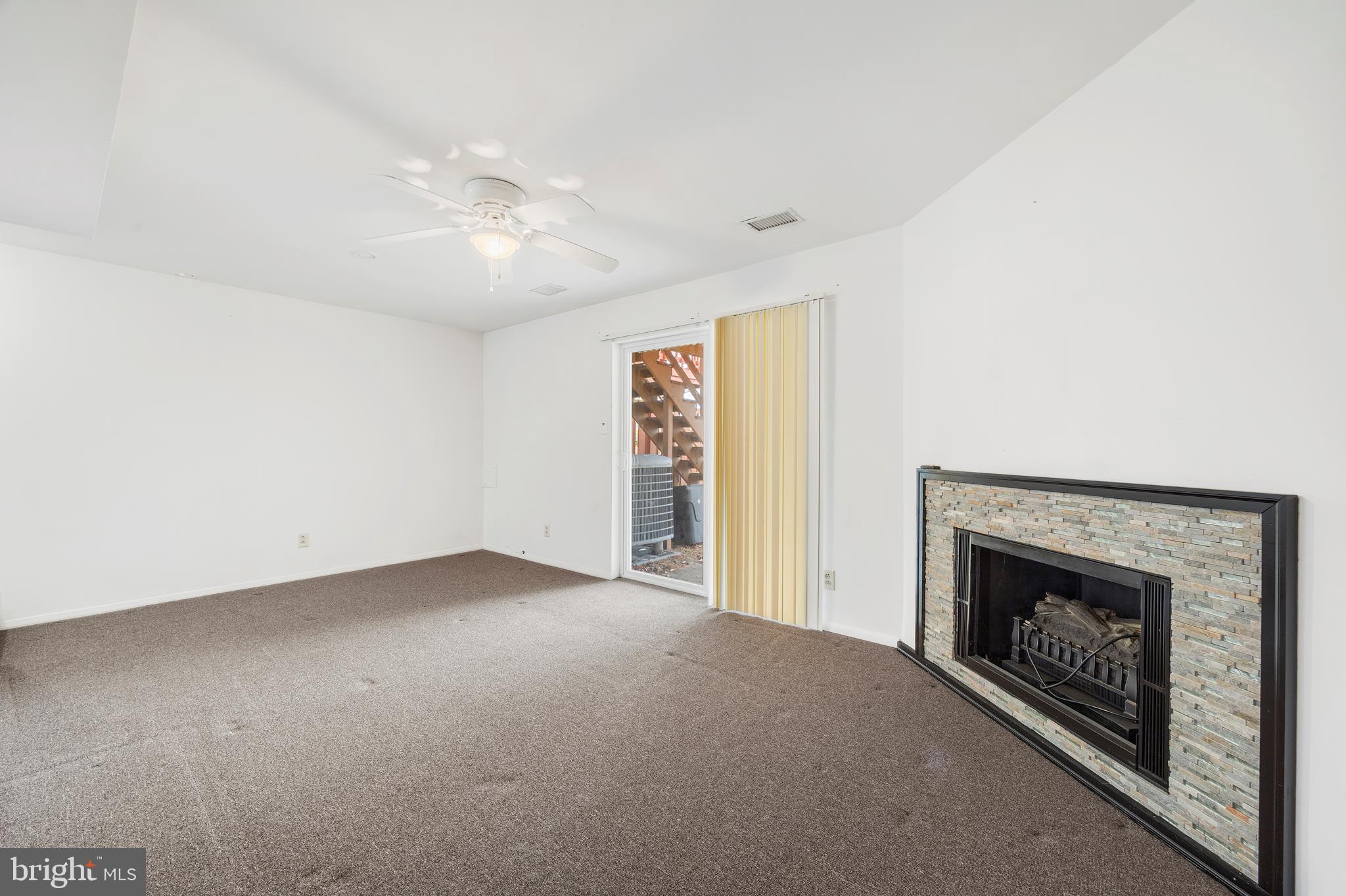 ELIZABETHS LANDING - Residential