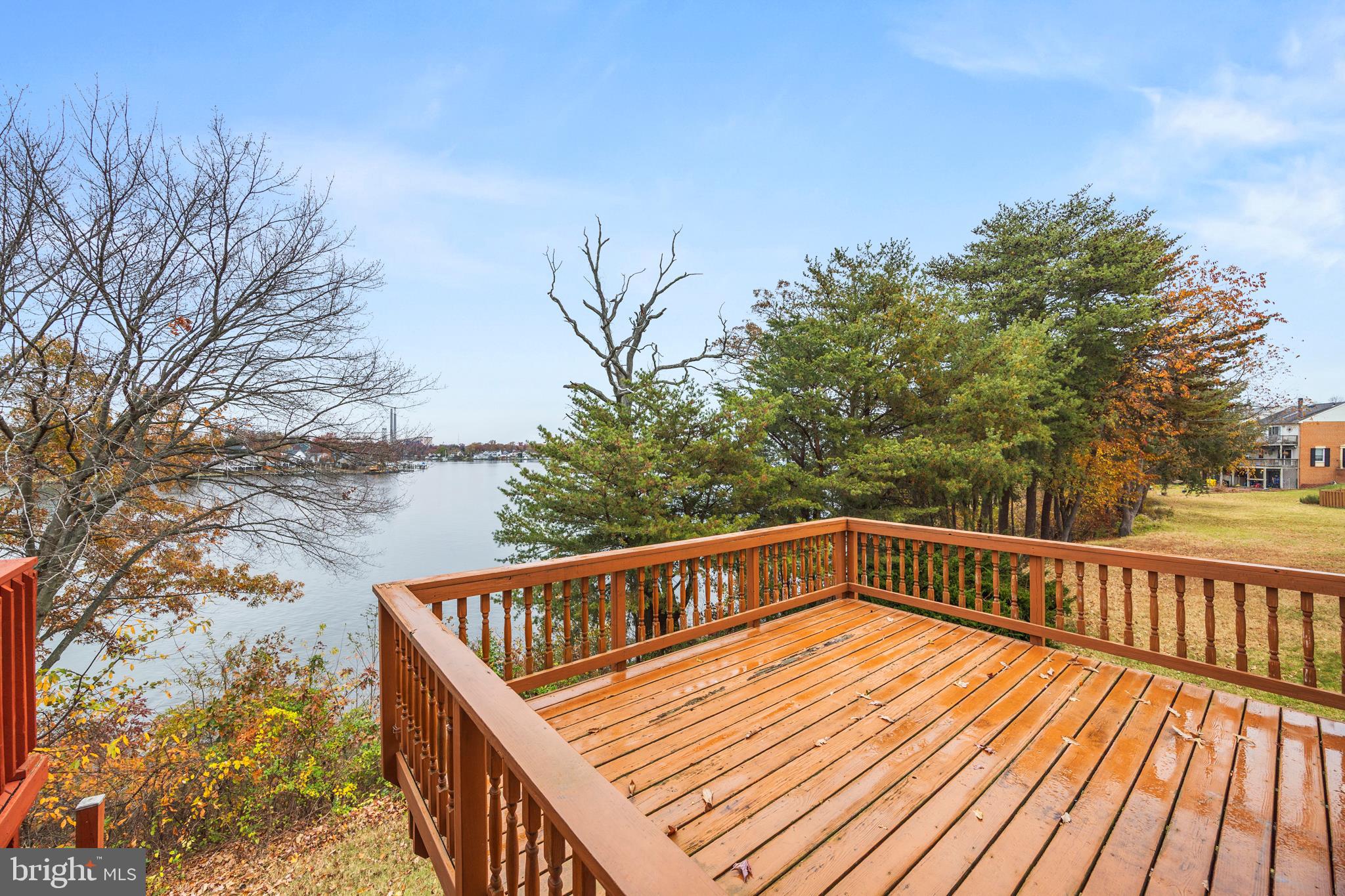 ELIZABETHS LANDING - Residential