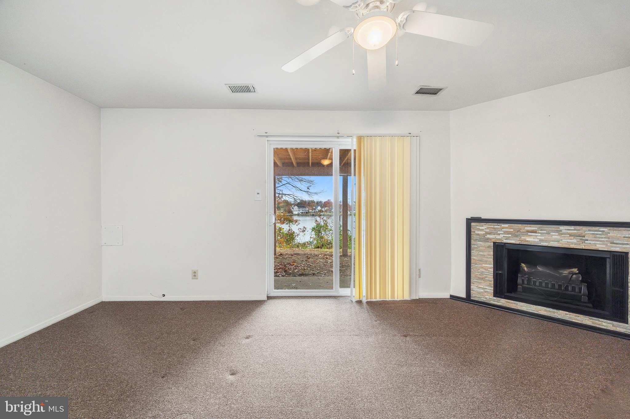 ELIZABETHS LANDING - Residential