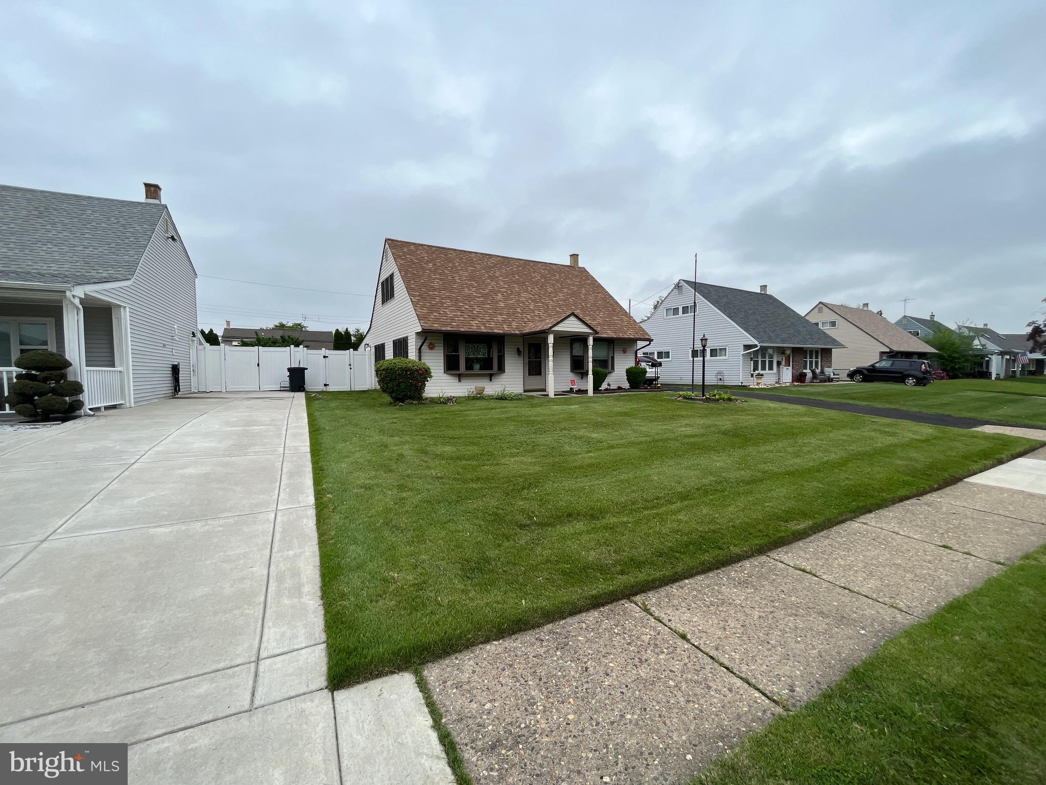 2835 NIGHTINGALE ROAD