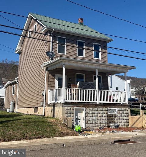 Homes For Sale - 917 E Wiconisco Avenue<br/> TOWER CITY, PA 17980