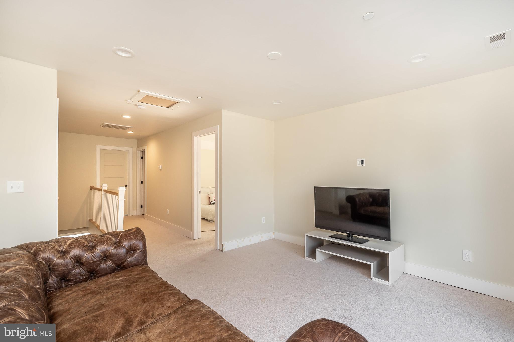 CEDAR CREEK - Residential