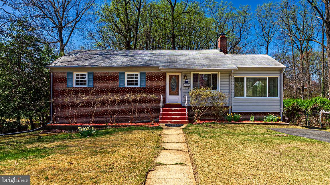 BROYHILL PARK - Residential Lease