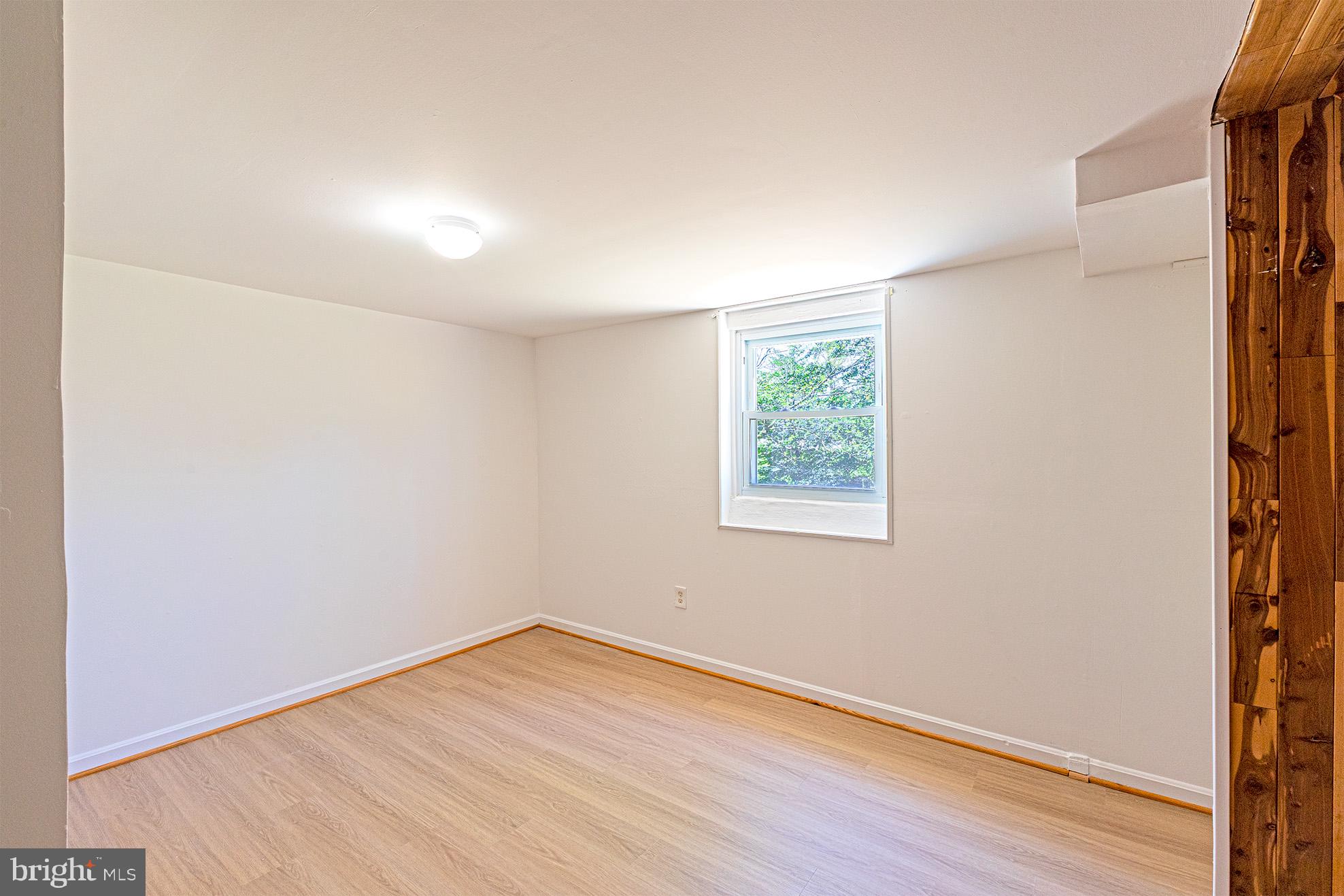 BROYHILL PARK - Residential Lease