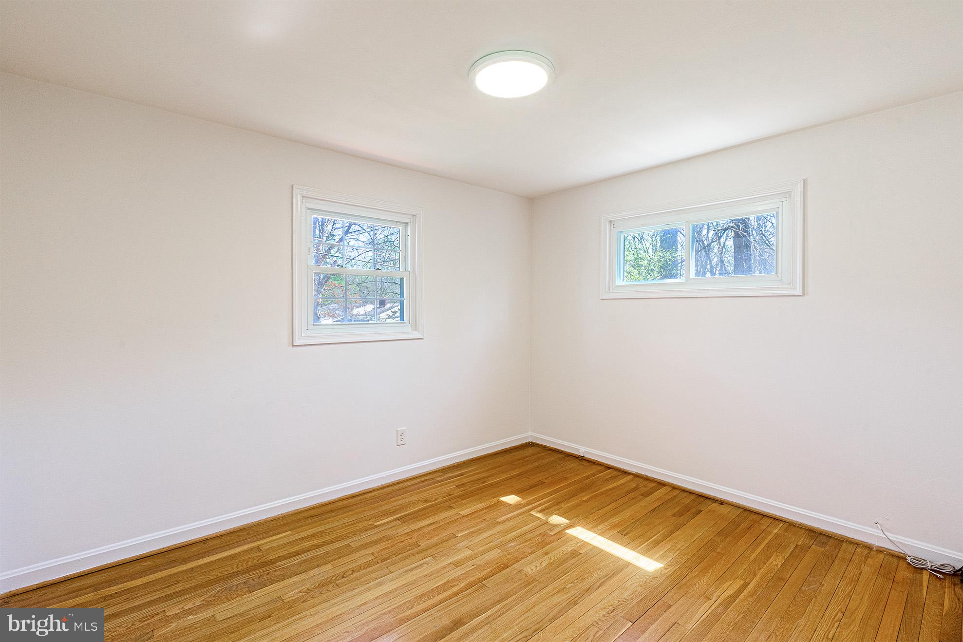 BROYHILL PARK - Residential Lease