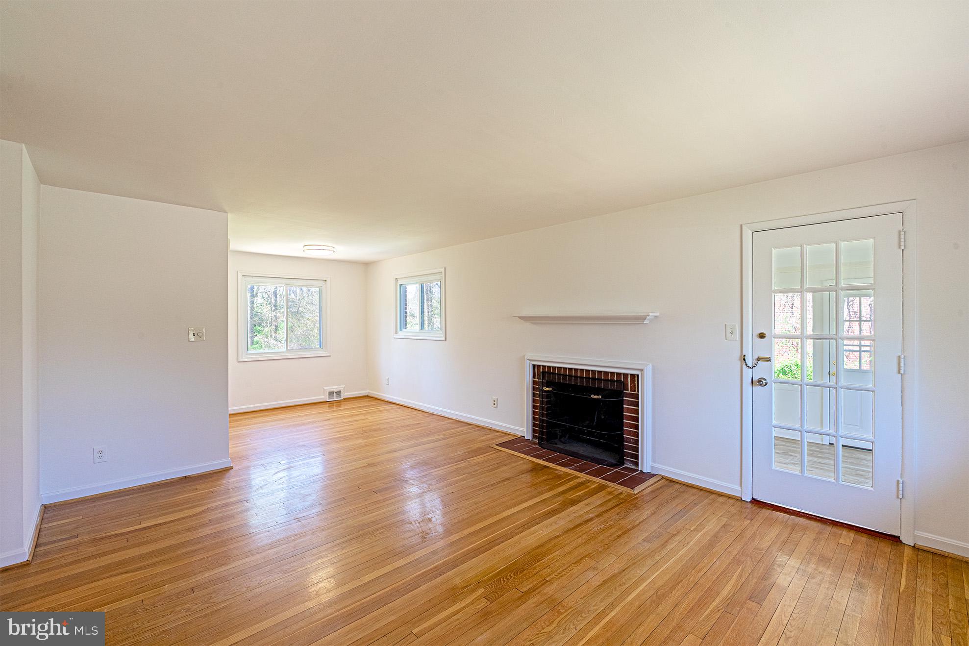 BROYHILL PARK - Residential Lease