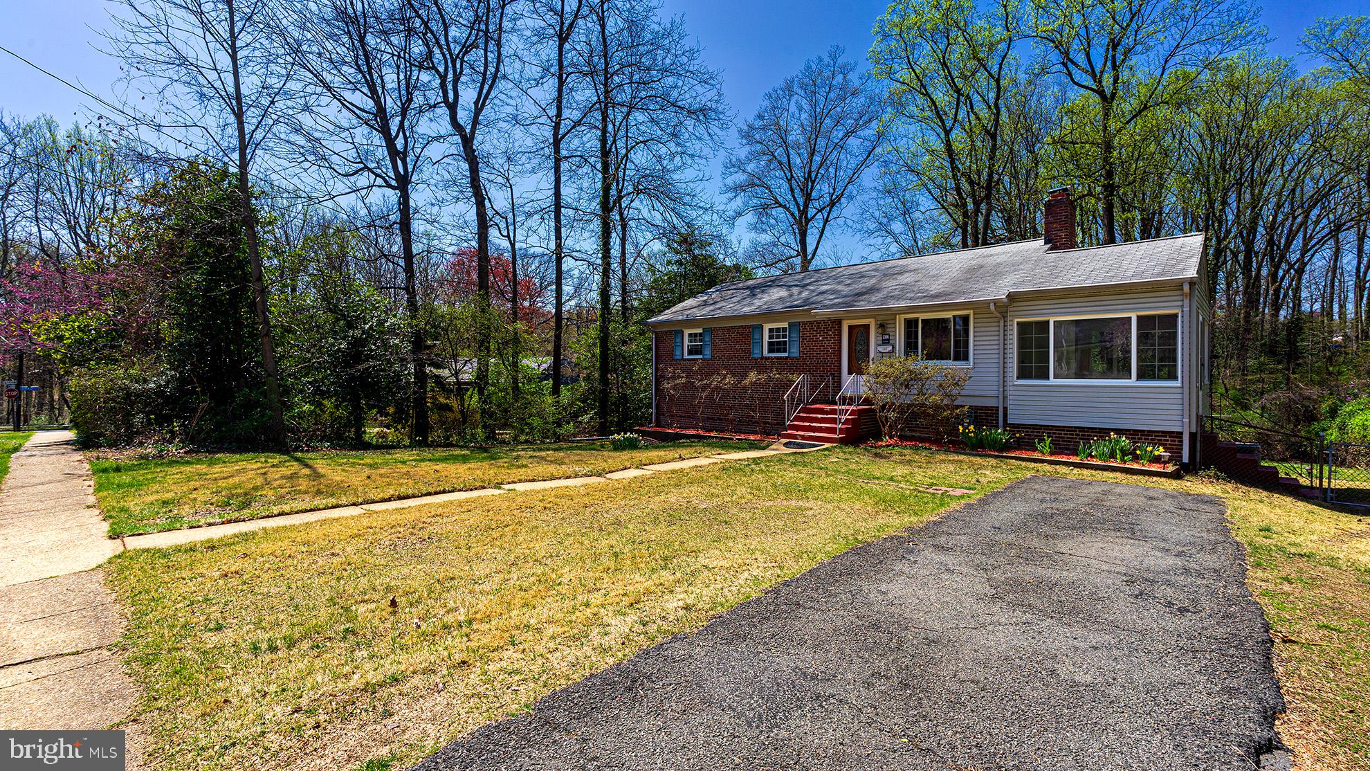 BROYHILL PARK - Residential Lease