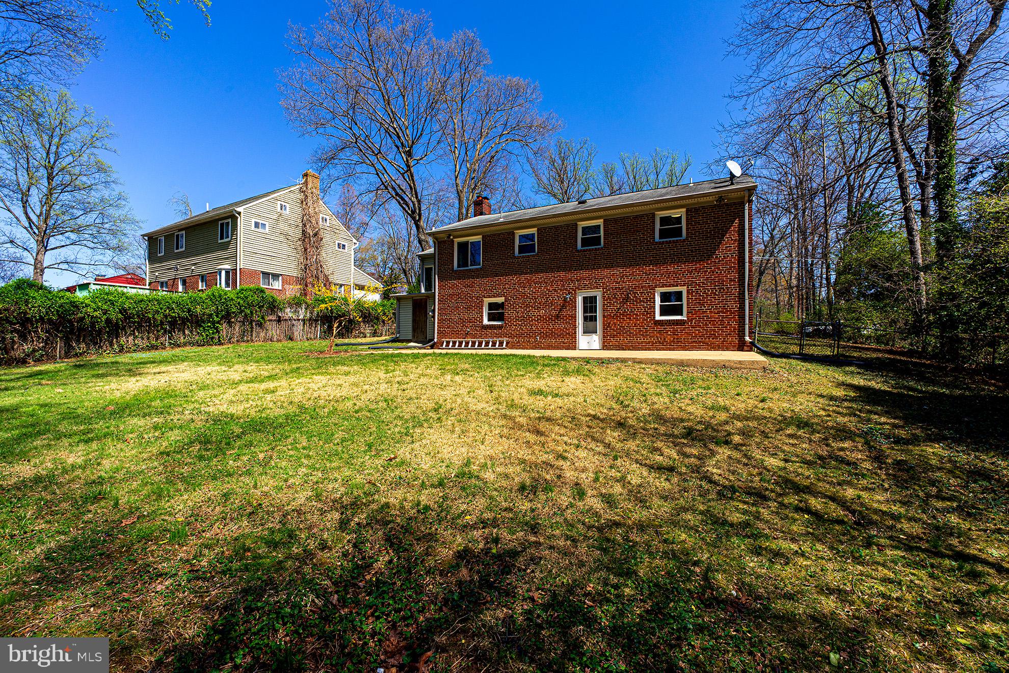 BROYHILL PARK - Residential Lease