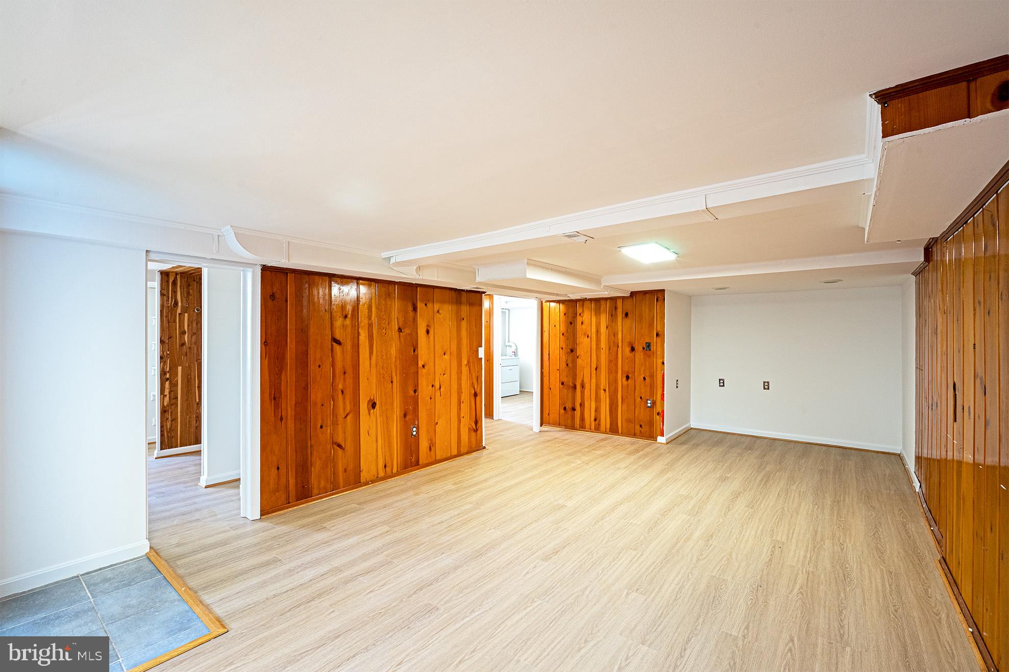 BROYHILL PARK - Residential Lease