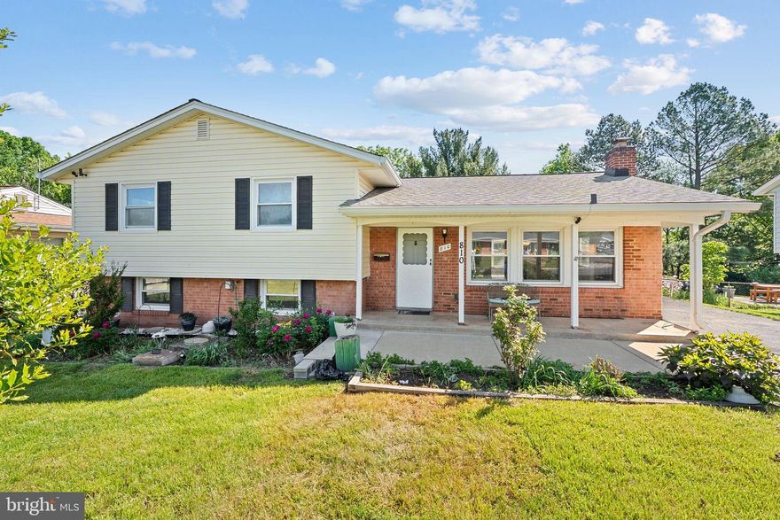 Charming Renovated Home in Prime Sterling Location – No HOA!
Welcome to your dream home in the heart of Sterling, Virginia! This beautifully updated single-family residence offers comfort, convenience, and charm—all with no HOA restrictions. Perfectly situated just a 10-minute drive to Dulles Airport and with easy access to Route 7 and Route 28, commuting and travel are a breeze.
Enjoy the best of both worlds with peaceful golf course views—this home backs directly to the serene Sterling Golf Club—and the convenience of being less than 10 minutes from major shopping centers, dining, and entertainment.
Inside, you'll find a freshly renovated interior featuring brand-new carpet, luxury vinyl plank (LVP) flooring, and fresh paint throughout. The HVAC and water heater were replaced less than 3 years ago, offering peace of mind and energy efficiency for years to come.
Relax and unwind on the inviting front porch, or soak in the natural surroundings from your spacious backyard sunroom—perfect for morning coffee or evening gatherings.
Don't miss this rare opportunity to own a move-in-ready home in an unbeatable location. Schedule your private showing today!