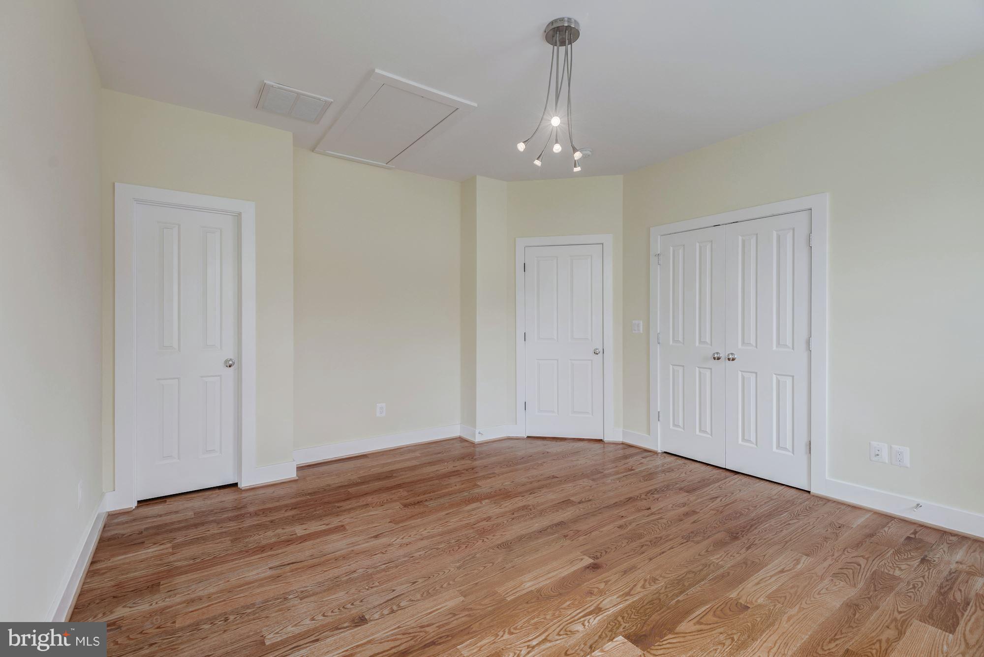 OLD DOMINION GARDENS - Residential