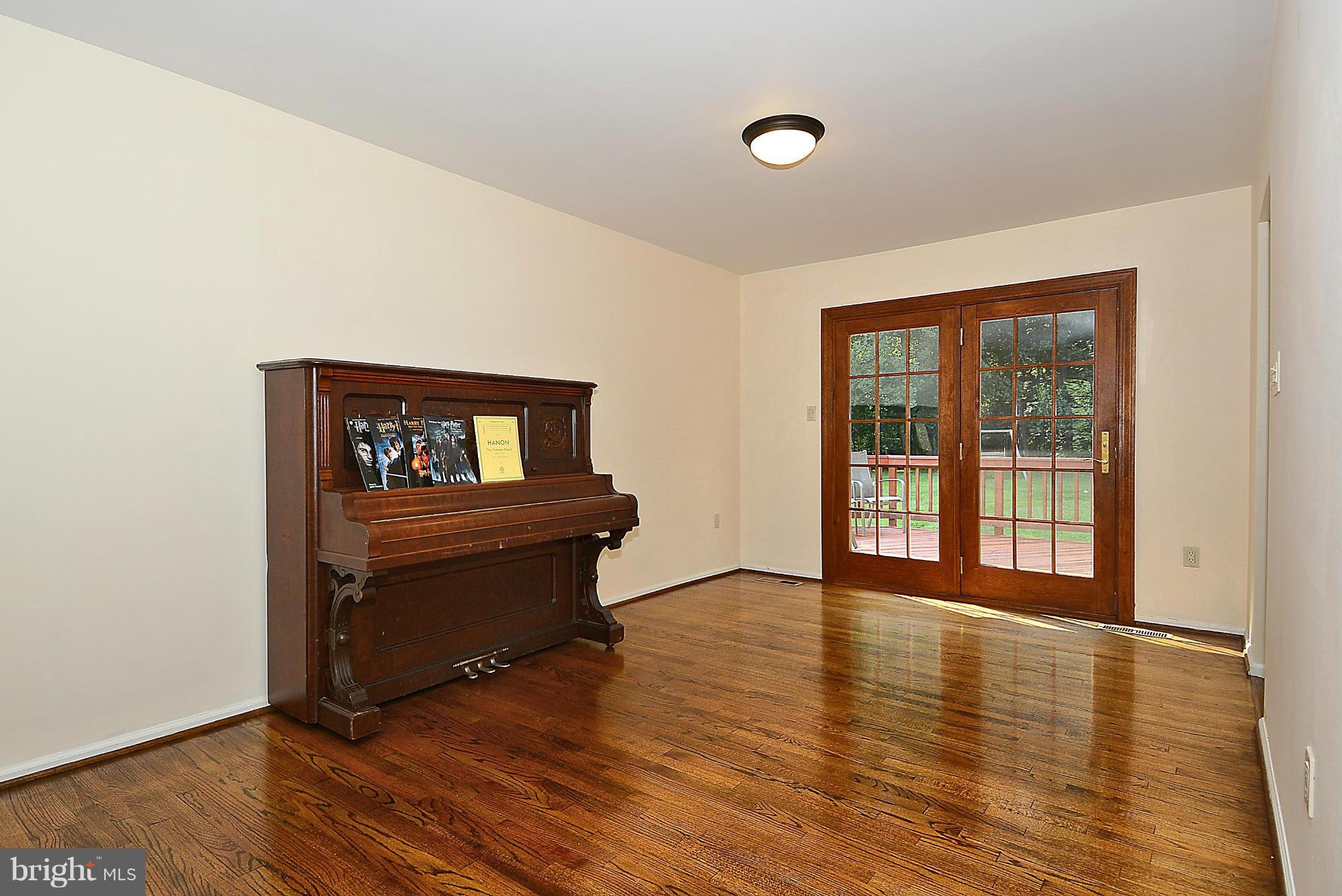 LEXINGTON ESTATES - Residential