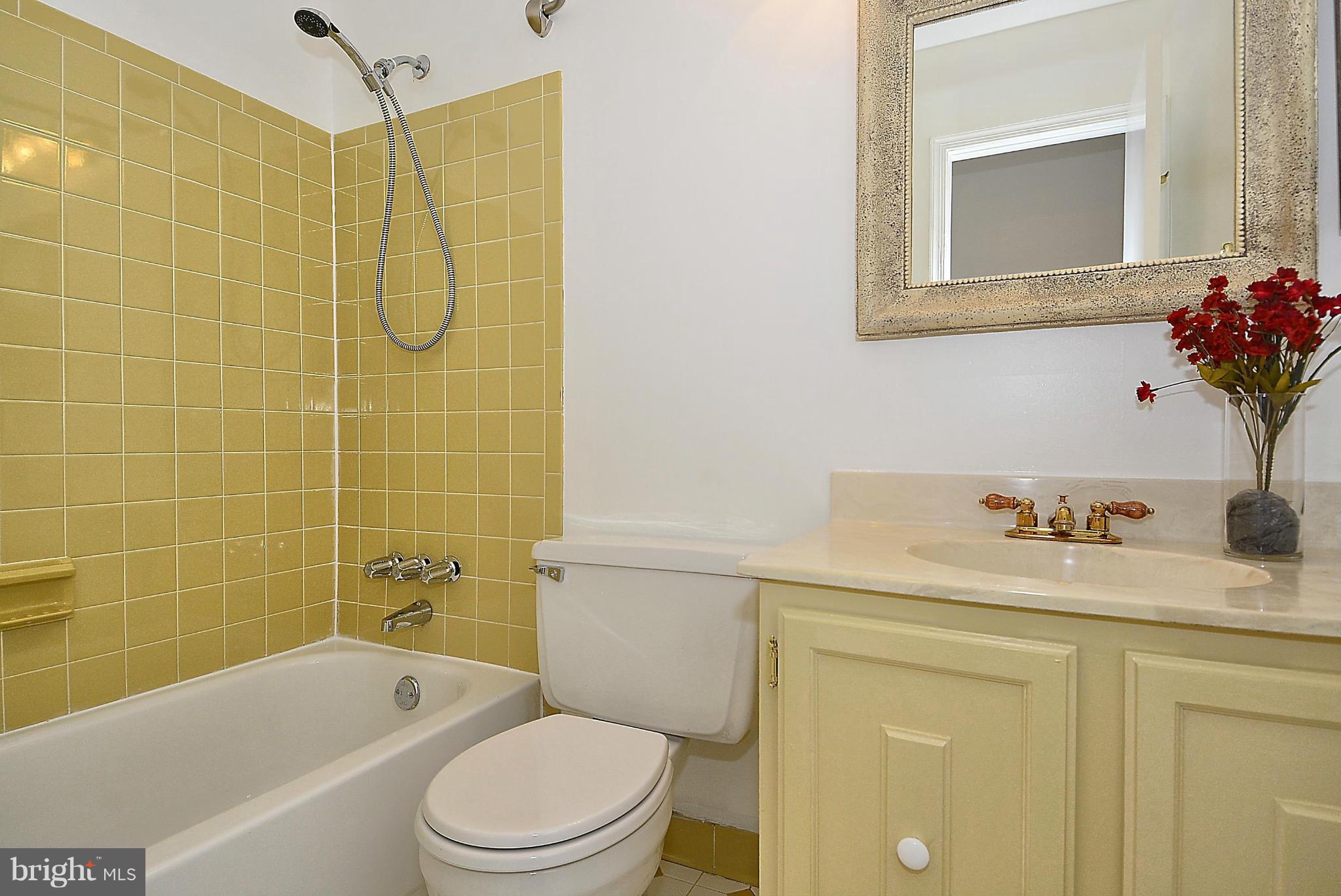 LEXINGTON ESTATES - Residential