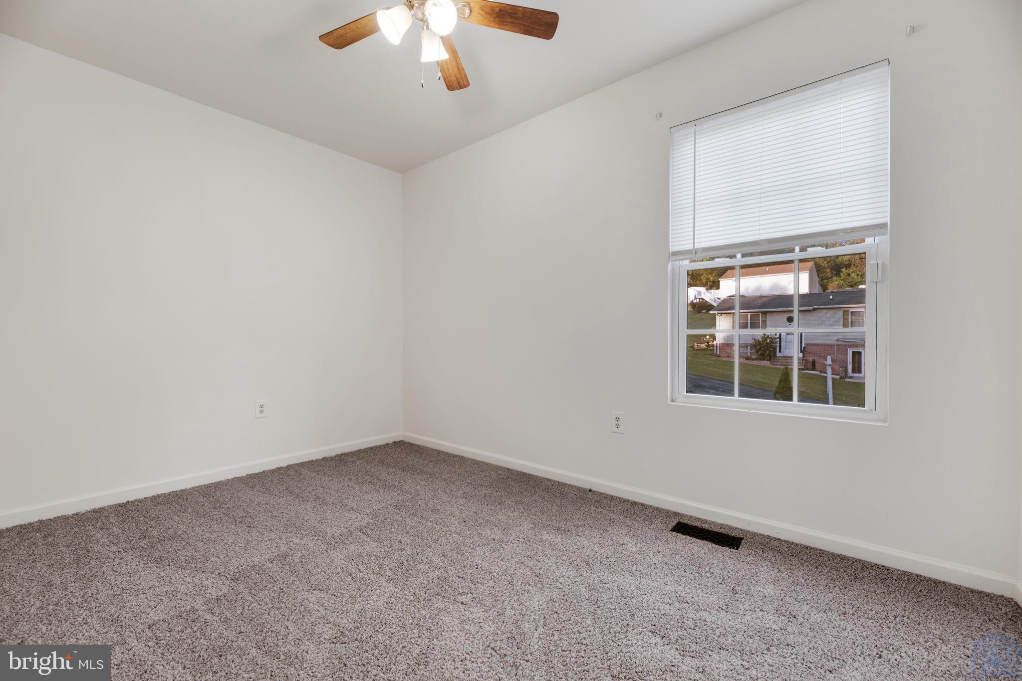 SUMMER CITY - Residential Lease