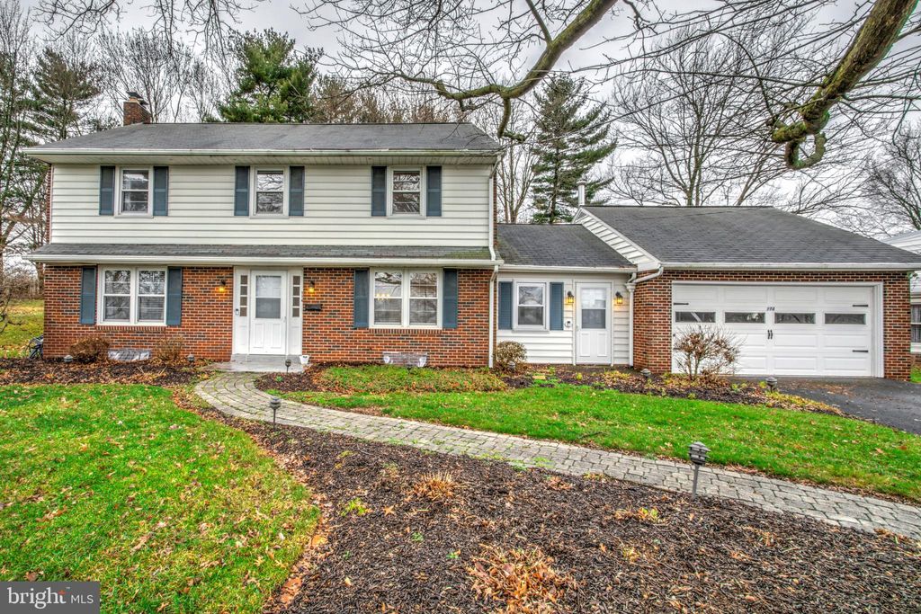 Photo of 114 E End Avenue, Akron, PA 17501 (MLS # PALA2045242)