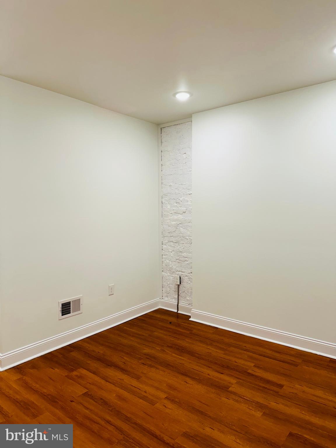 STRAWBERRY MANSION - Residential Lease