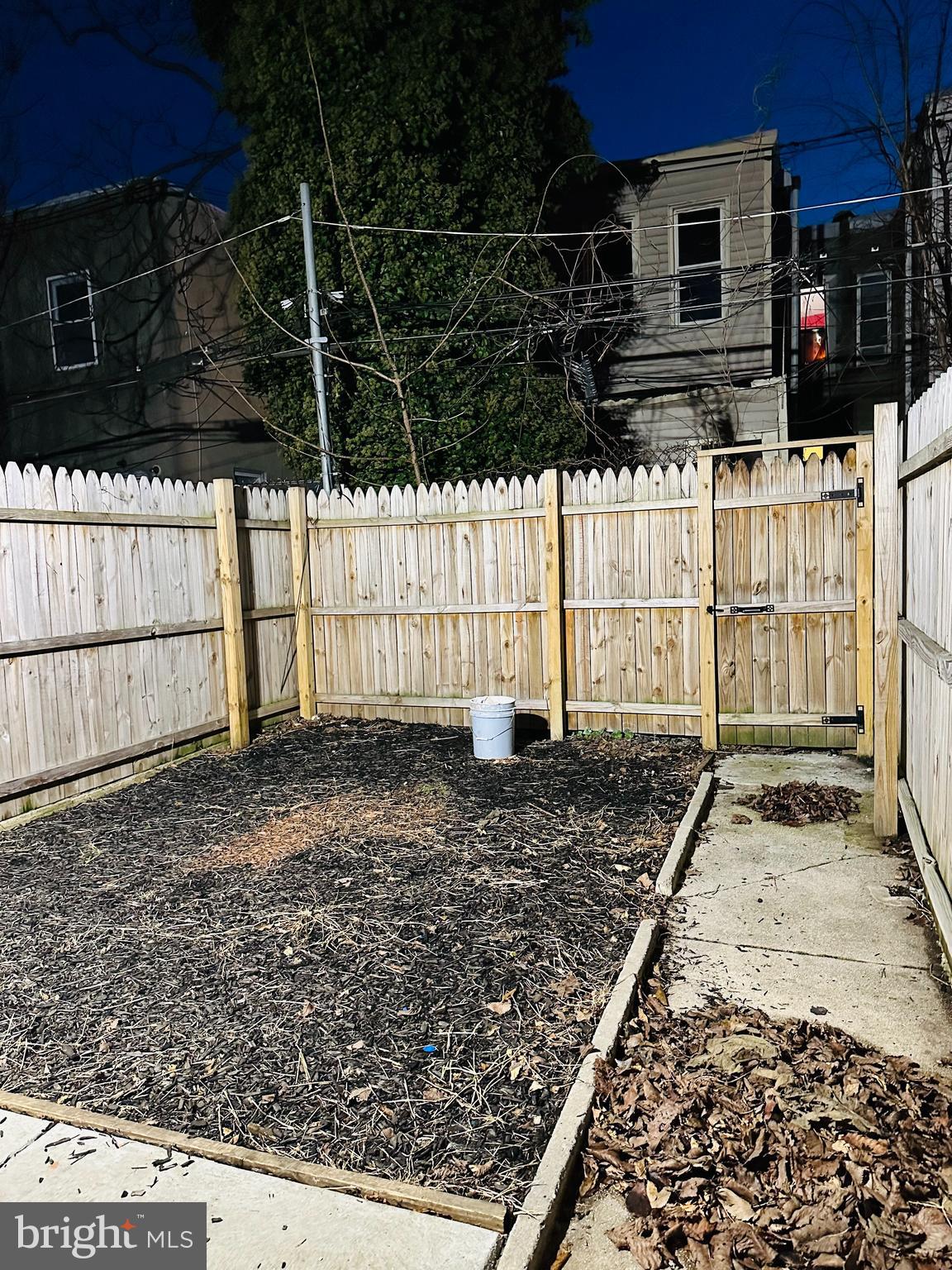 STRAWBERRY MANSION - Residential Lease
