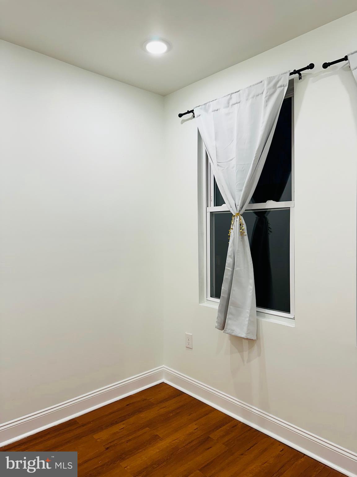 STRAWBERRY MANSION - Residential Lease