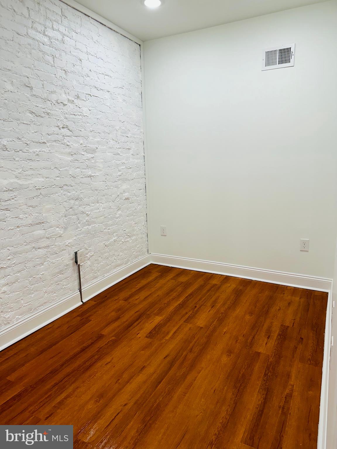 STRAWBERRY MANSION - Residential Lease