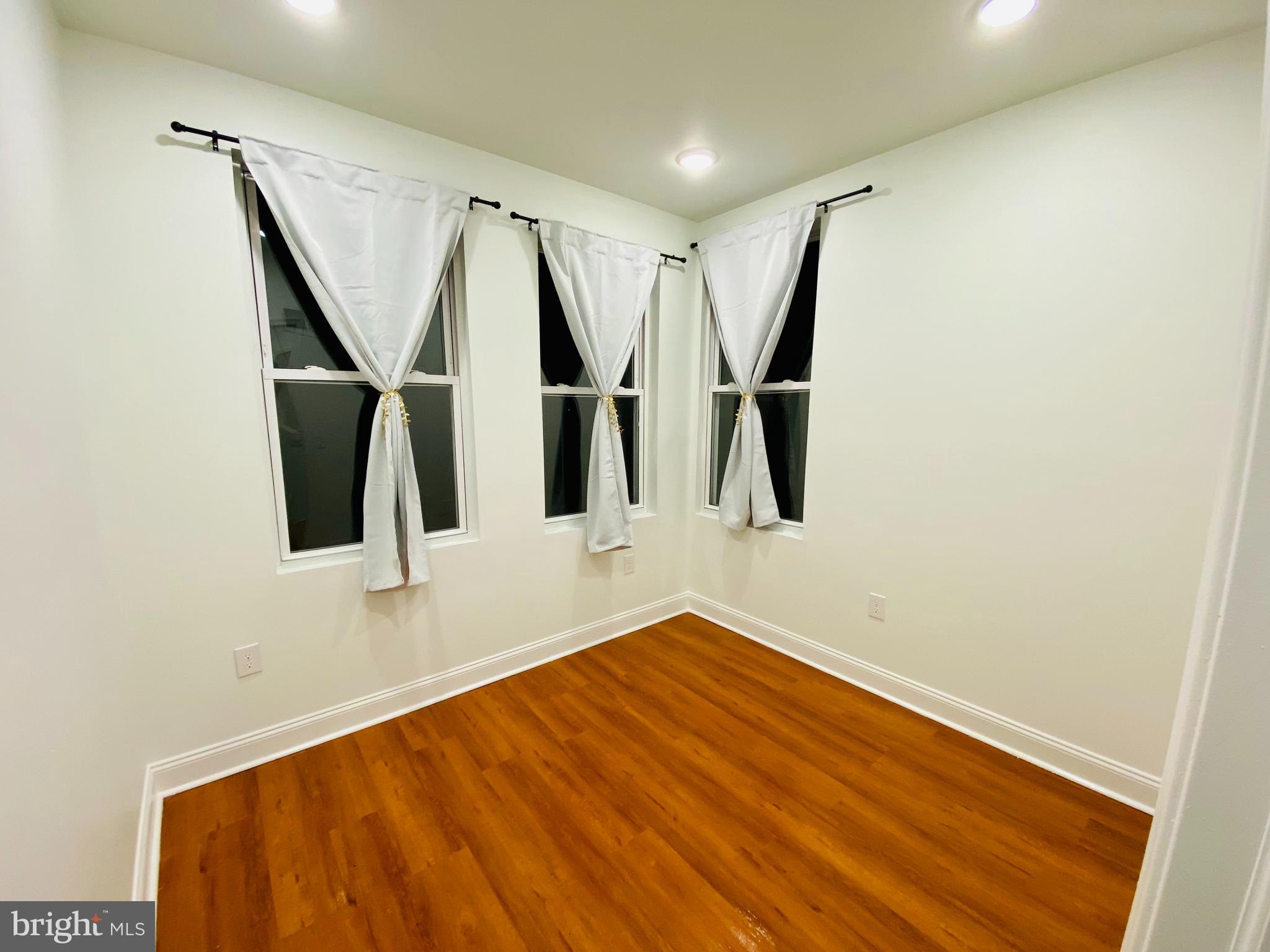 STRAWBERRY MANSION - Residential Lease