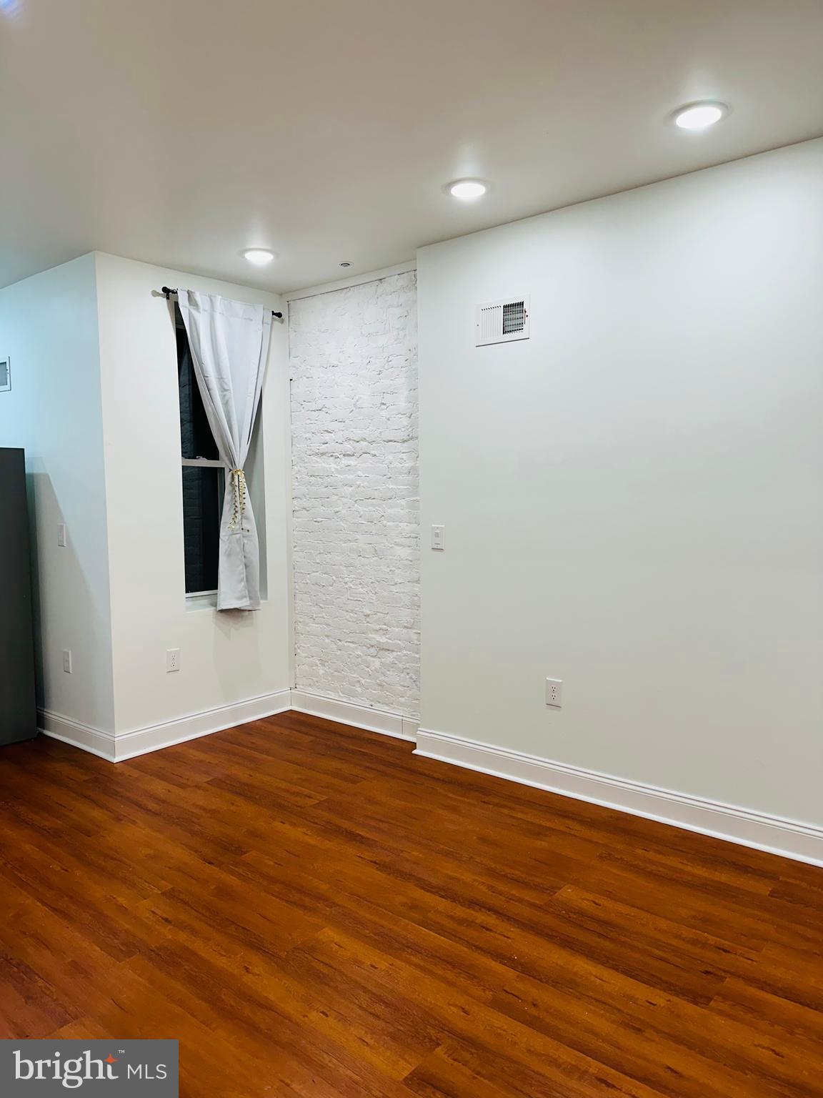 STRAWBERRY MANSION - Residential Lease