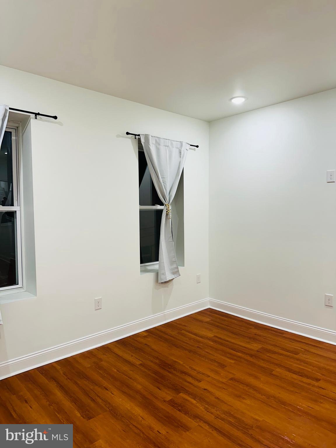 STRAWBERRY MANSION - Residential Lease