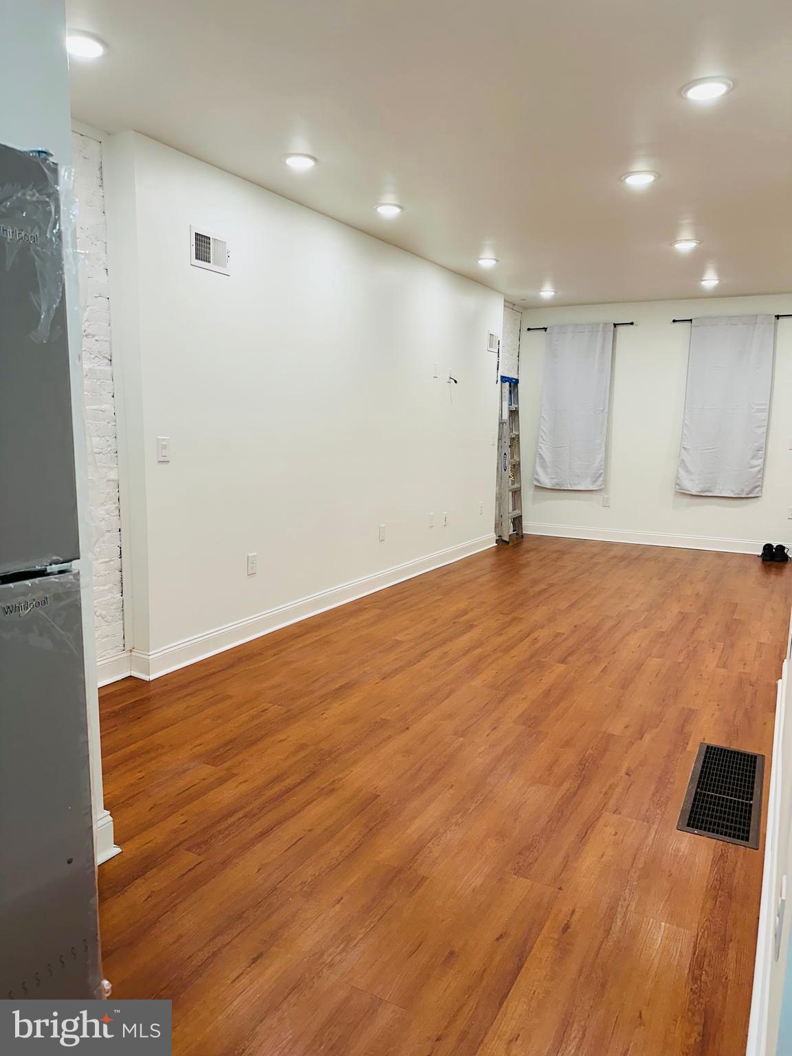 STRAWBERRY MANSION - Residential Lease