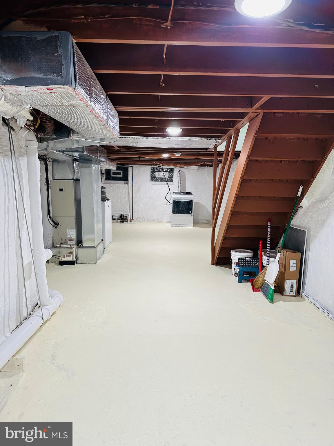 STRAWBERRY MANSION - Residential Lease