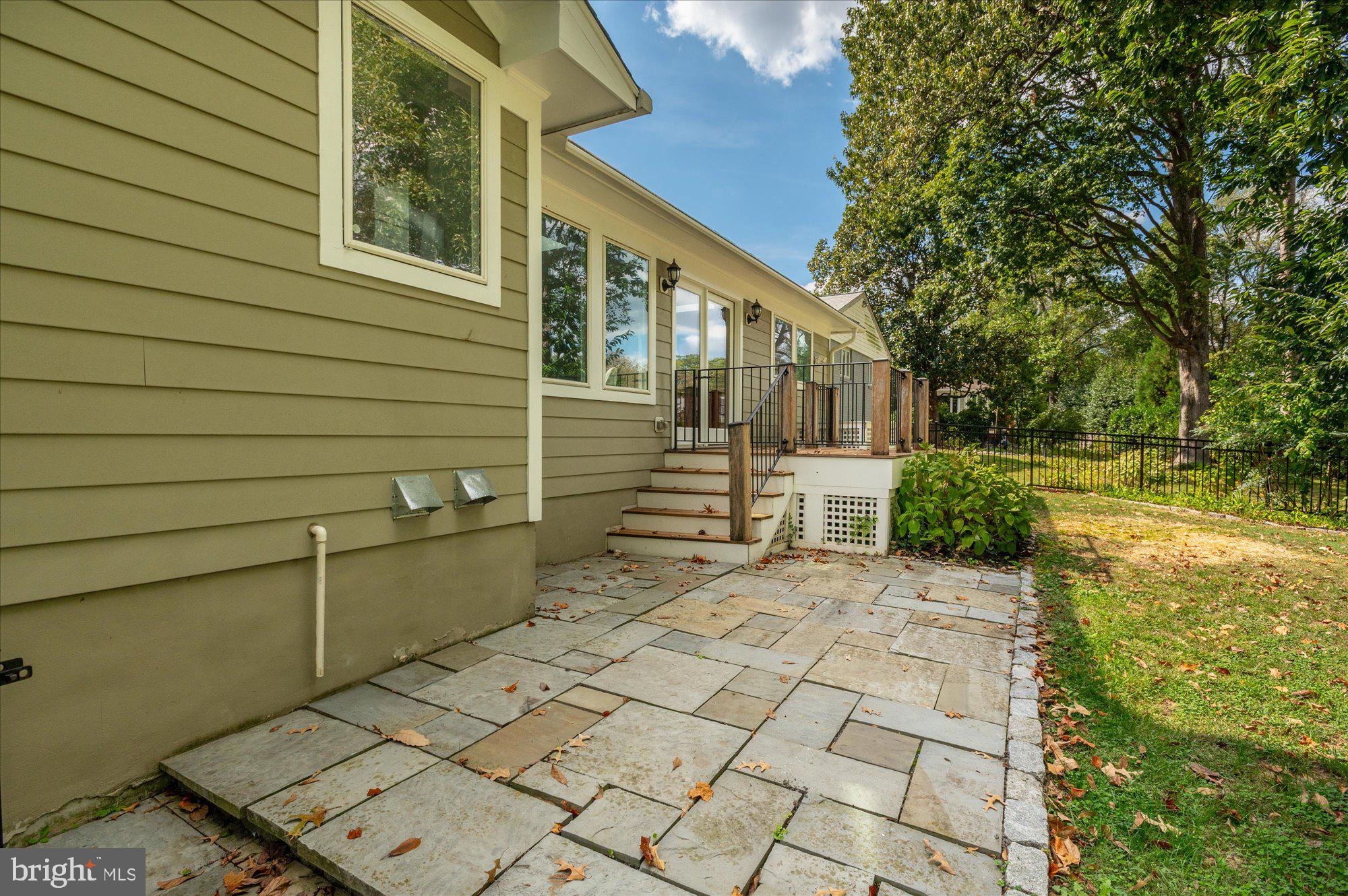 WOODACRES - Residential