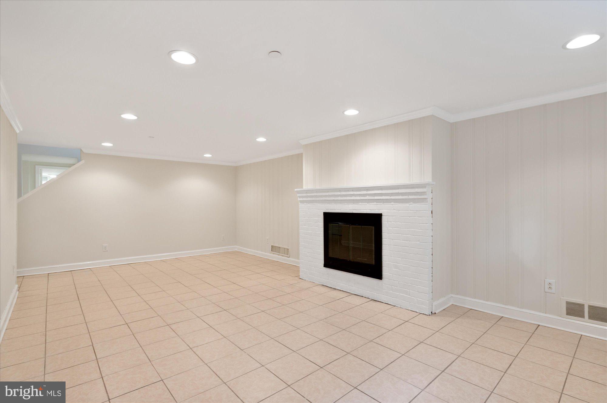 WOODACRES - Residential