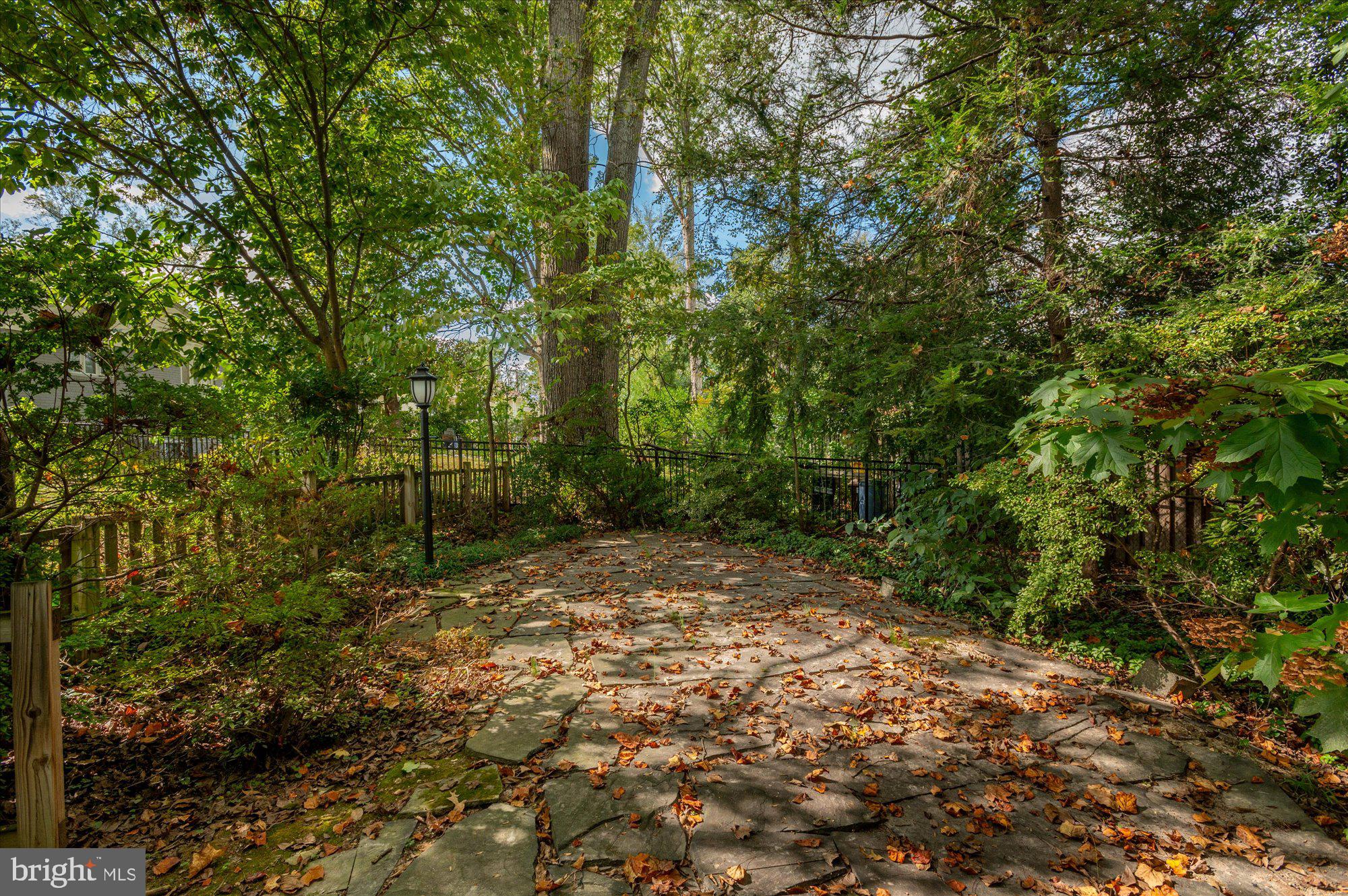 WOODACRES - Residential