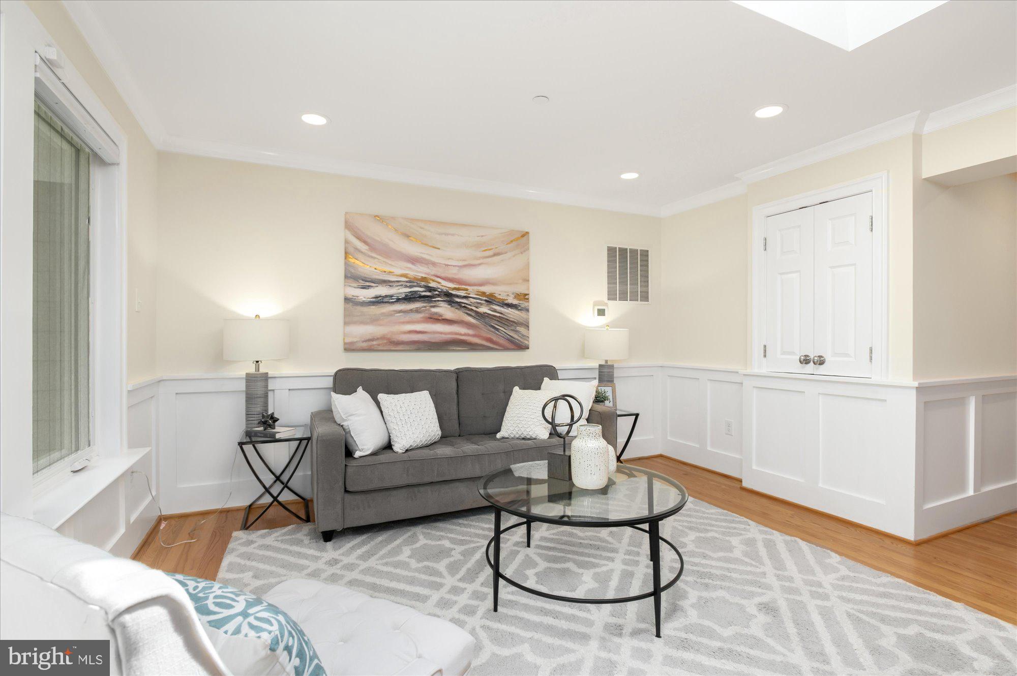 WOODACRES - Residential