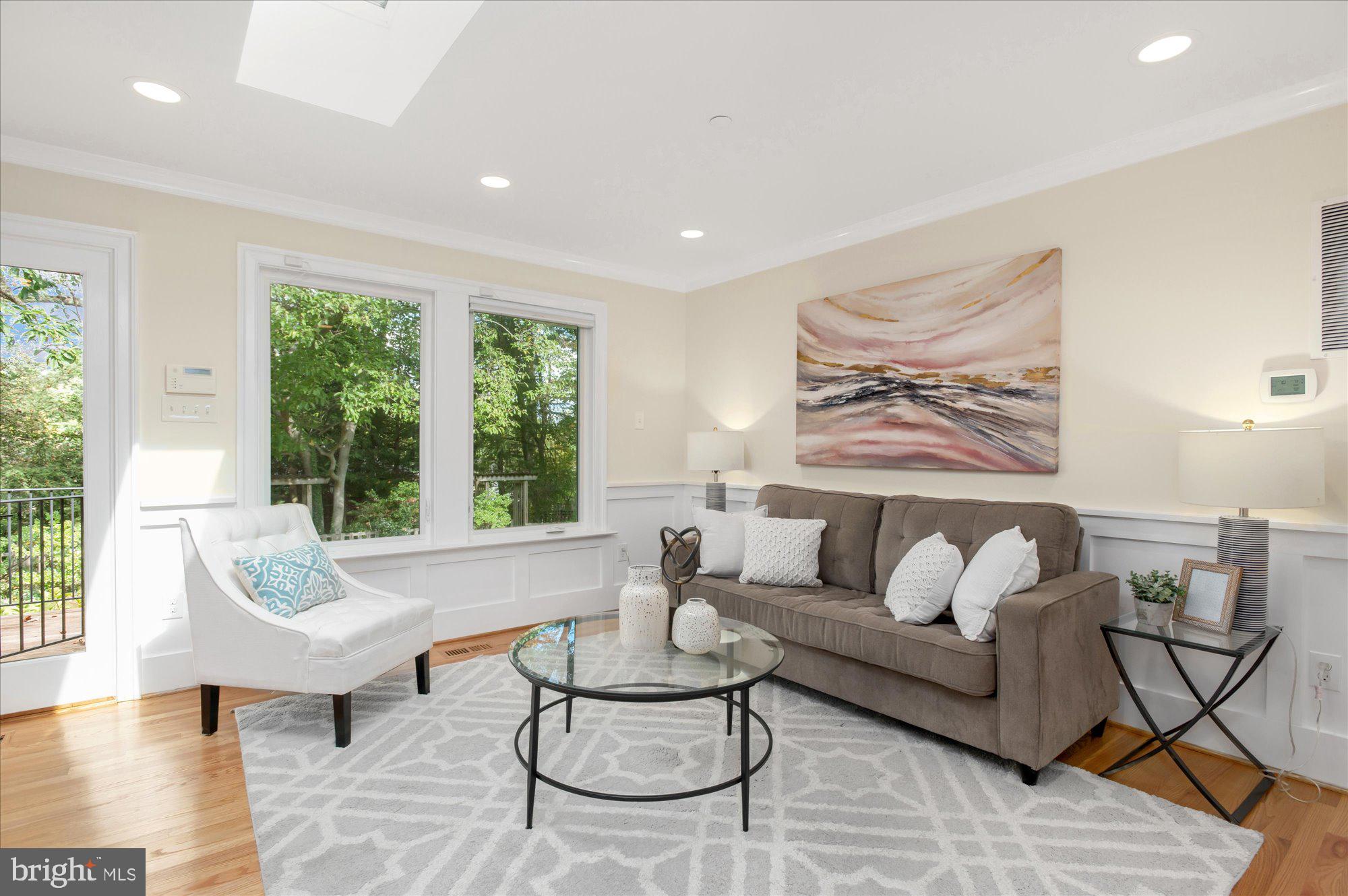 WOODACRES - Residential