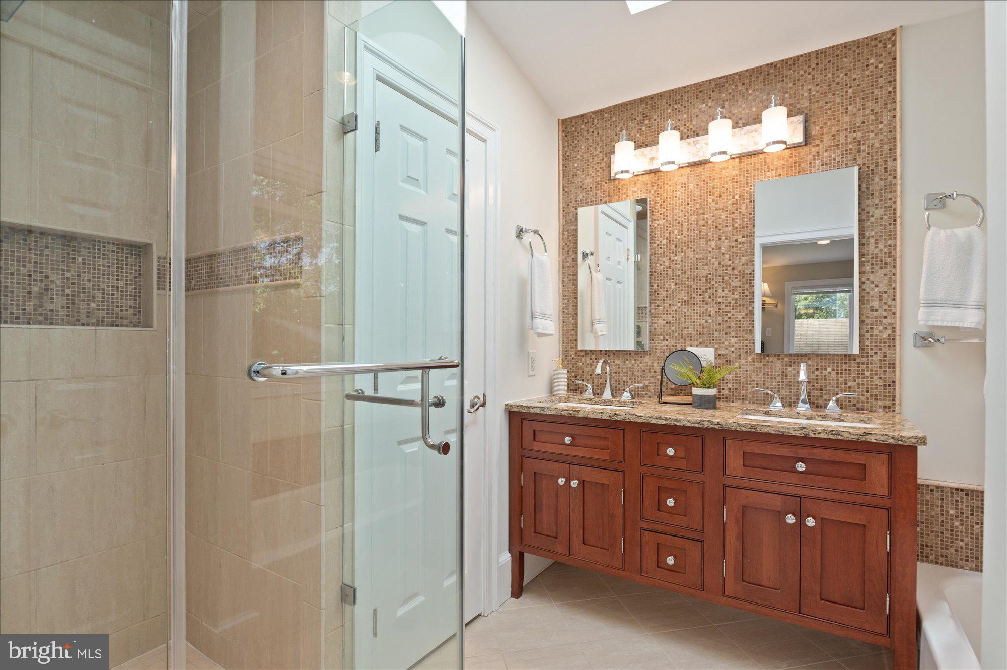 WOODACRES - Residential