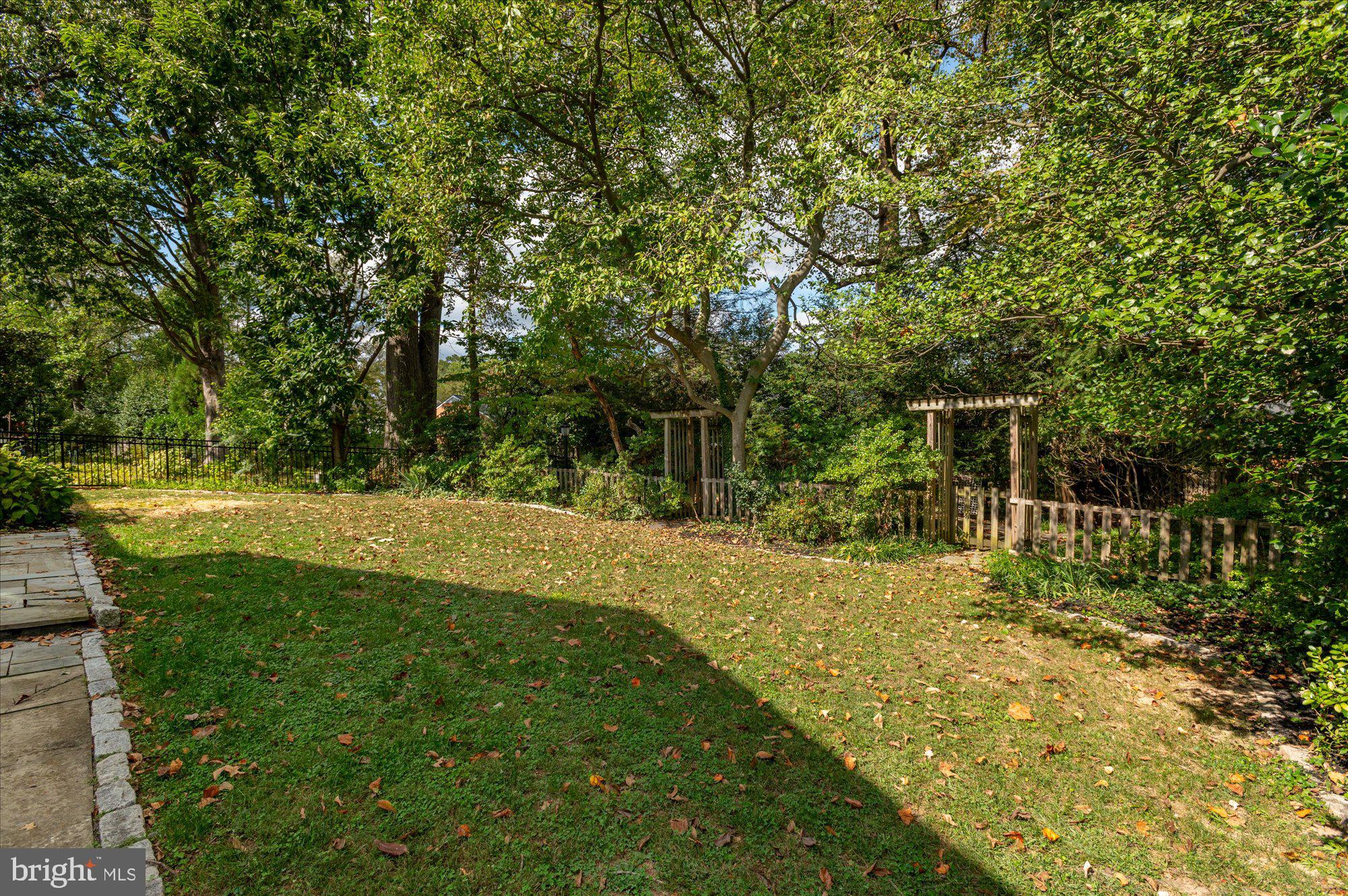 WOODACRES - Residential