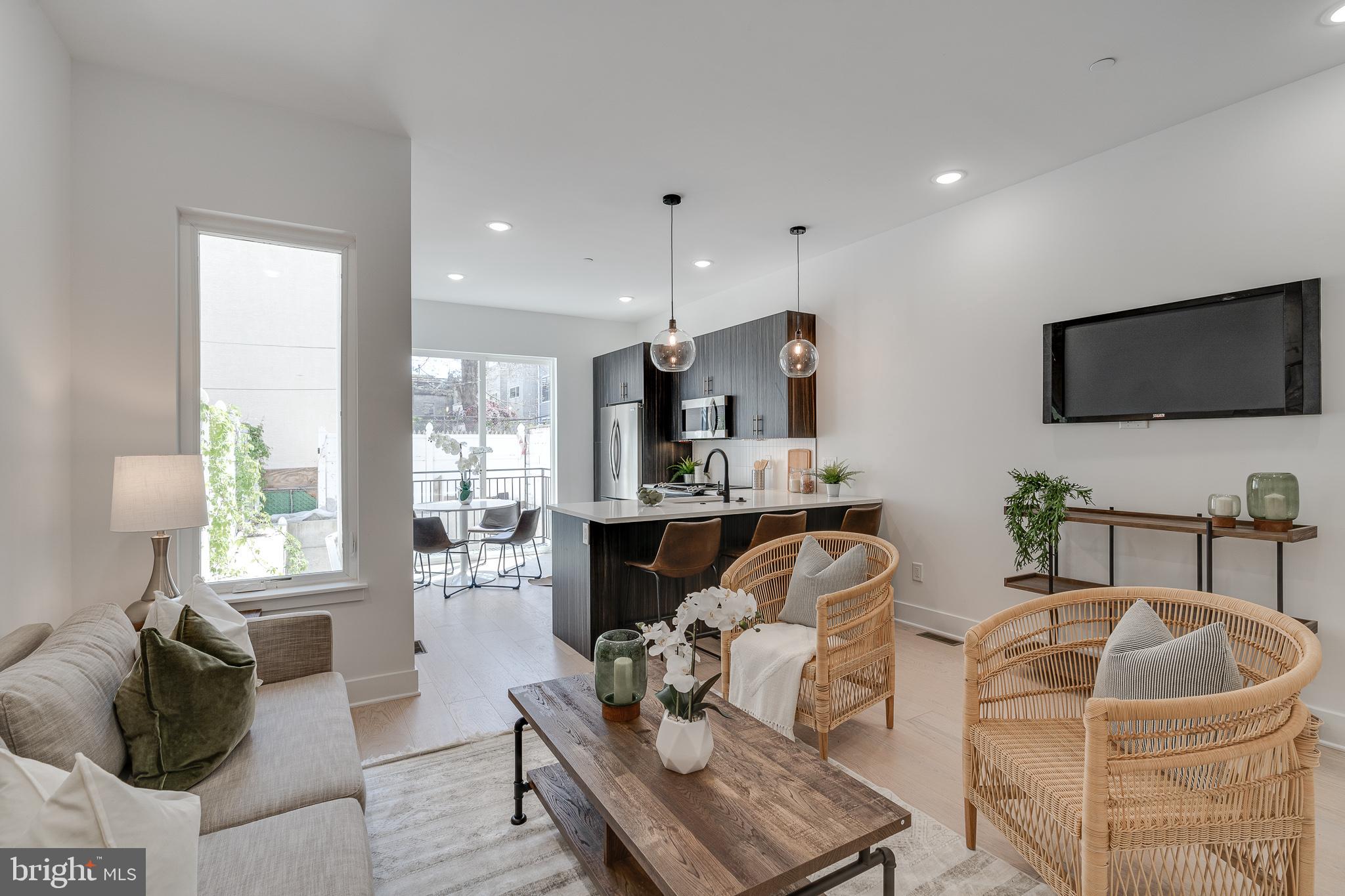POINT BREEZE - Residential Income