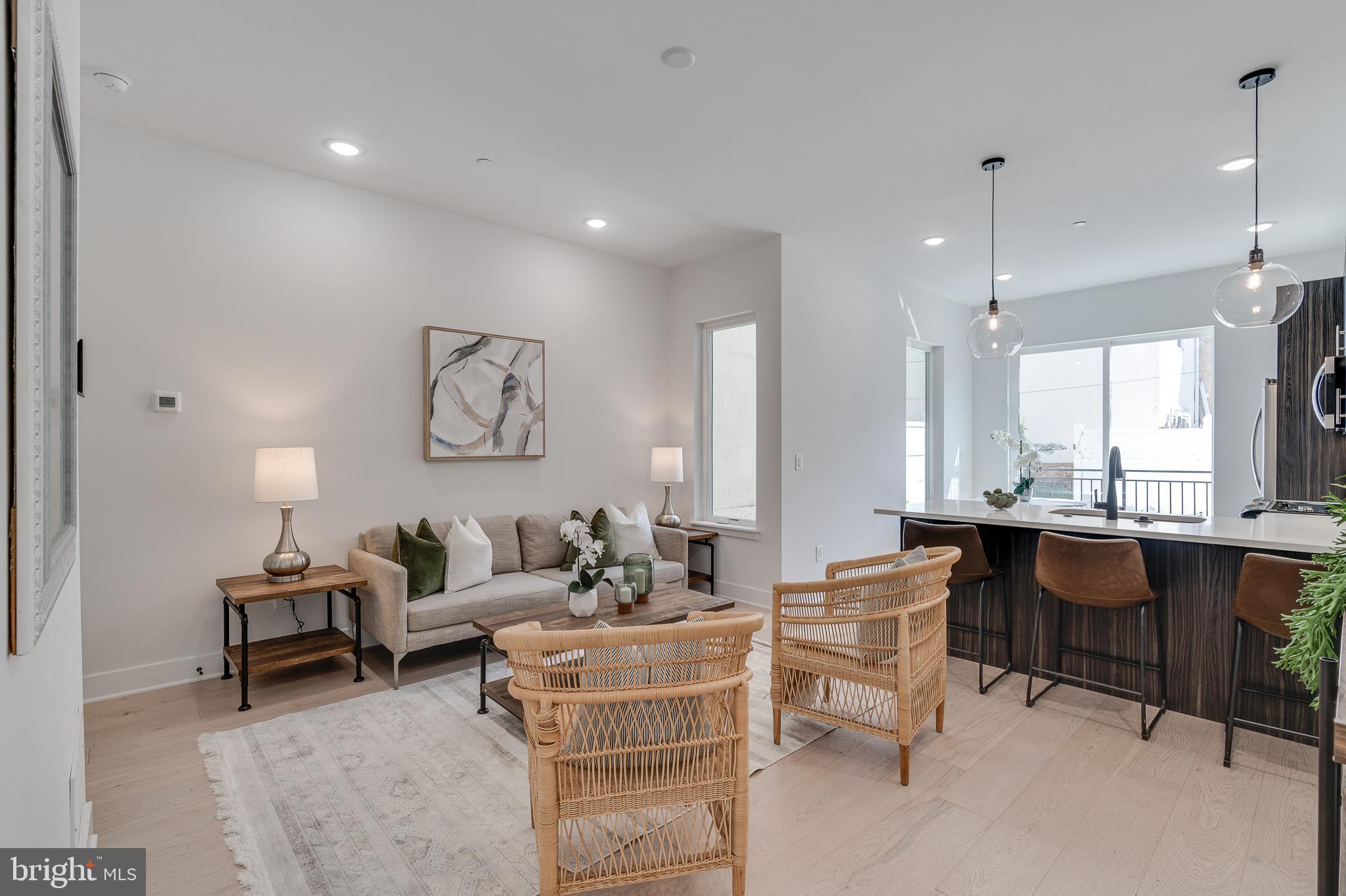 POINT BREEZE - Residential Income