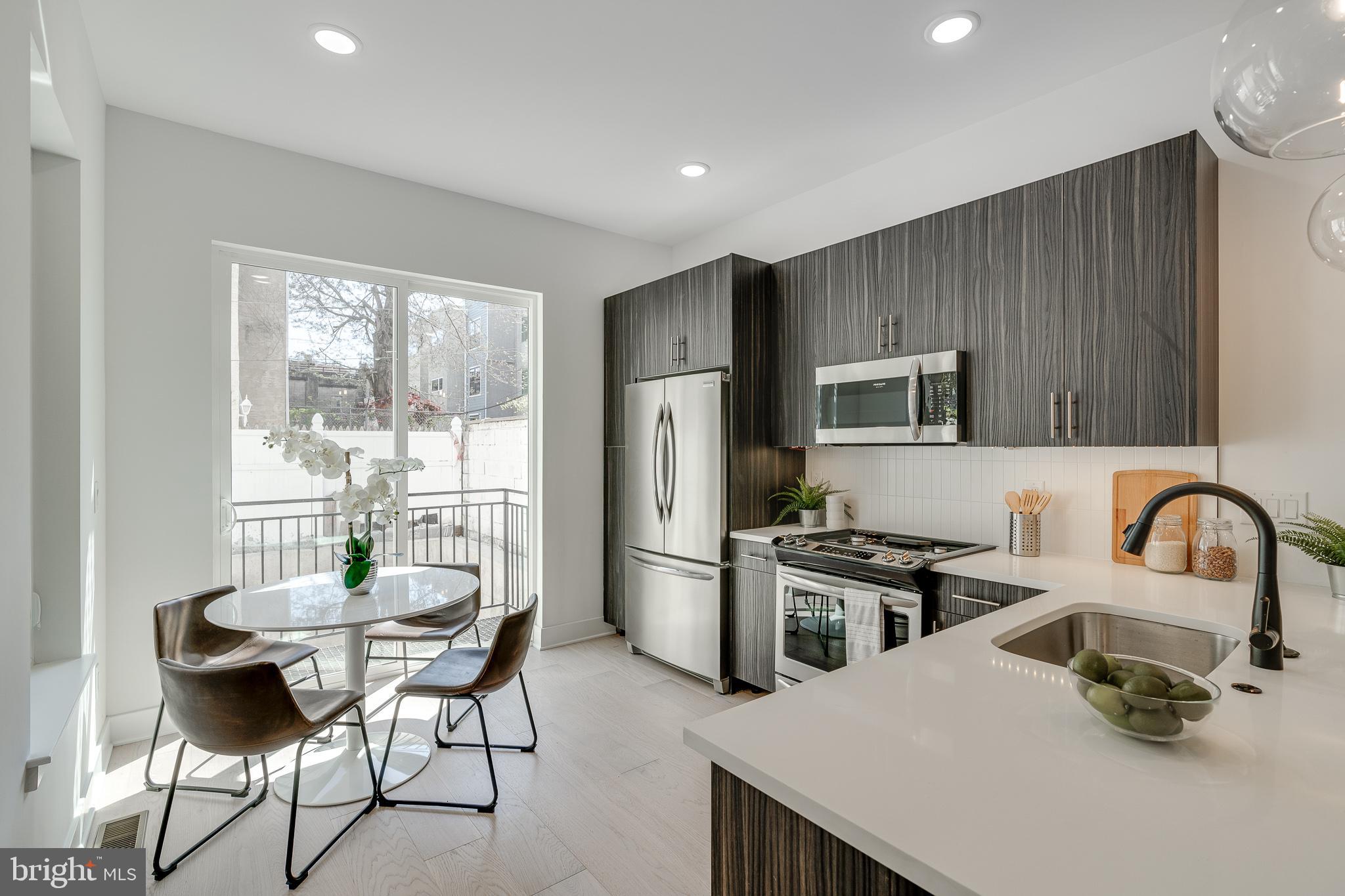 POINT BREEZE - Residential Income