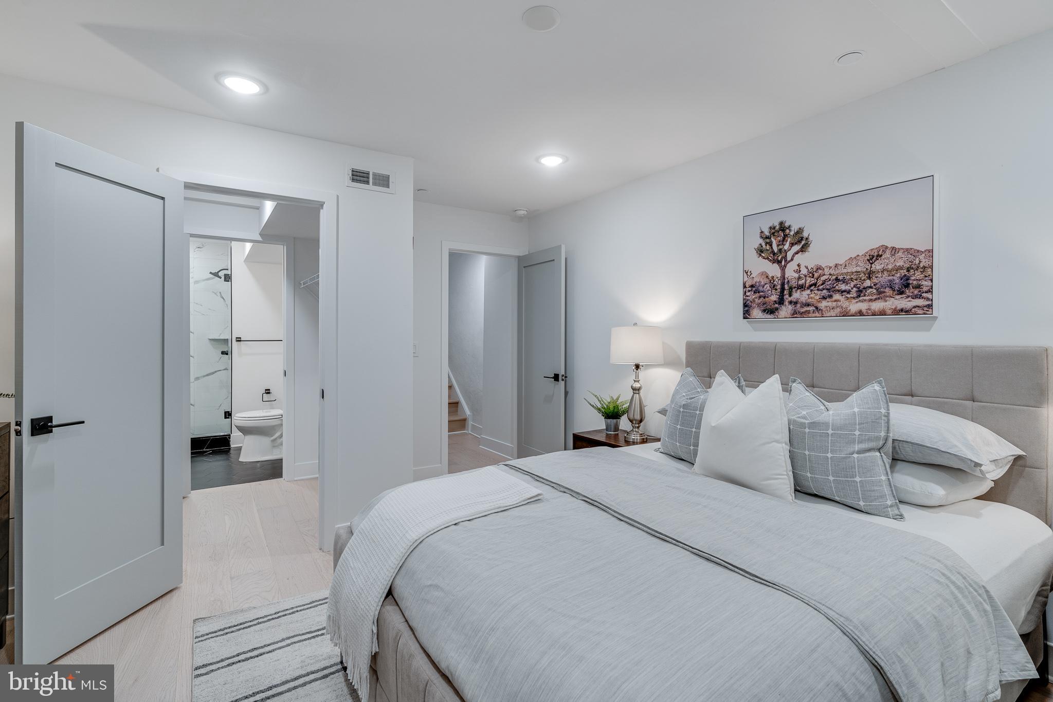 POINT BREEZE - Residential Income