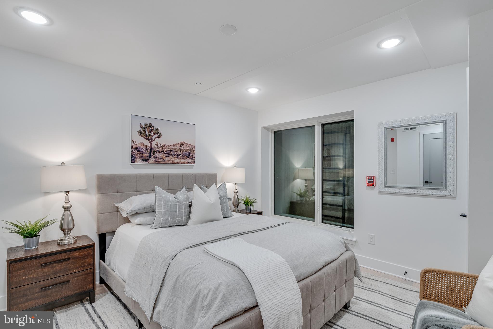 POINT BREEZE - Residential Income